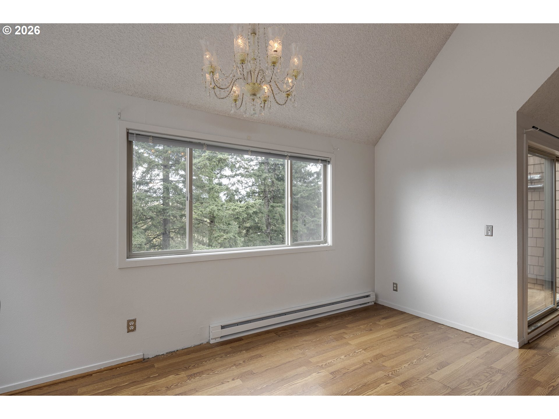 Photo #6: 351027307 Listing: Photo #6