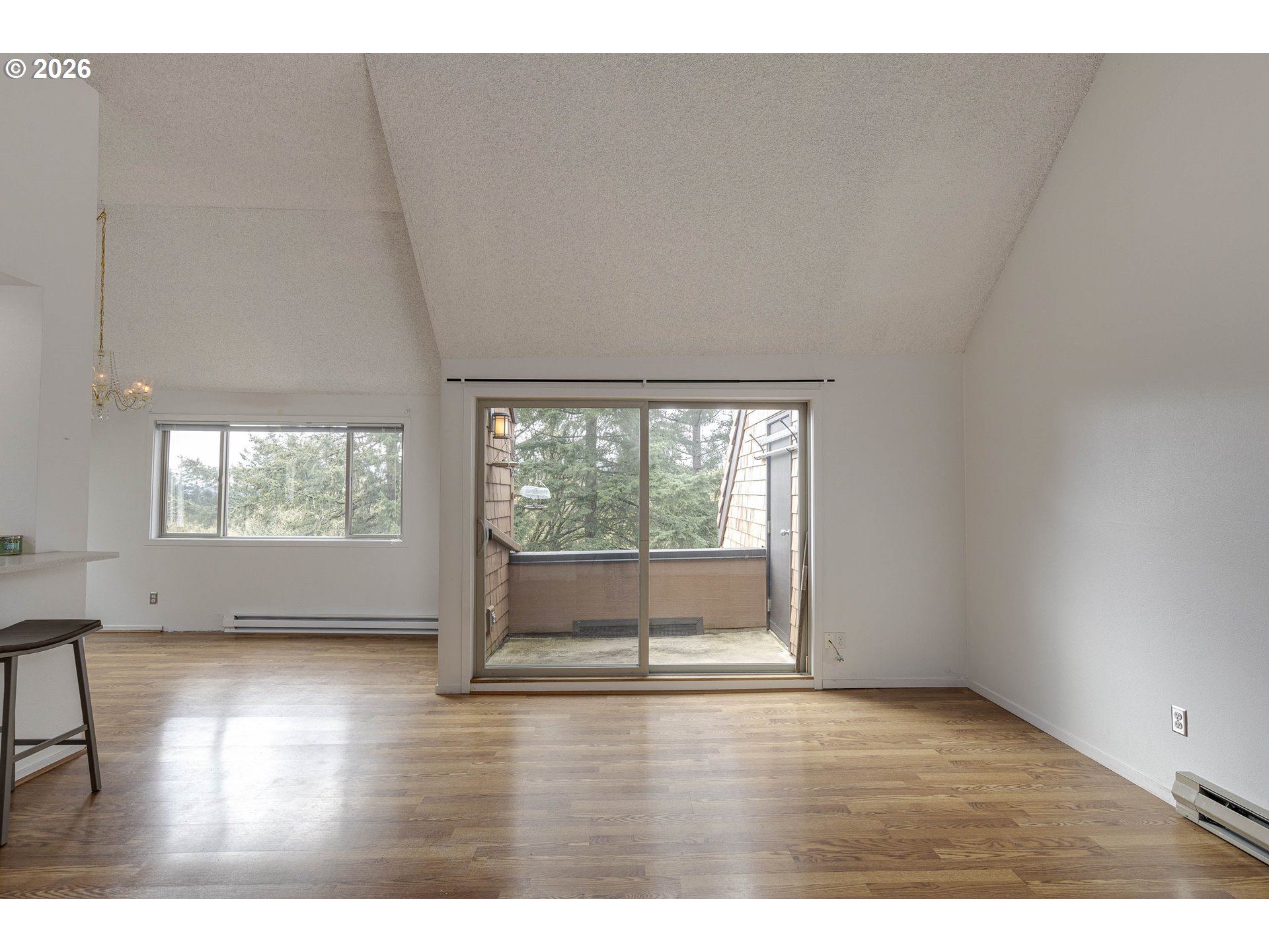 Photo #10: 351027307 Listing: Photo #10