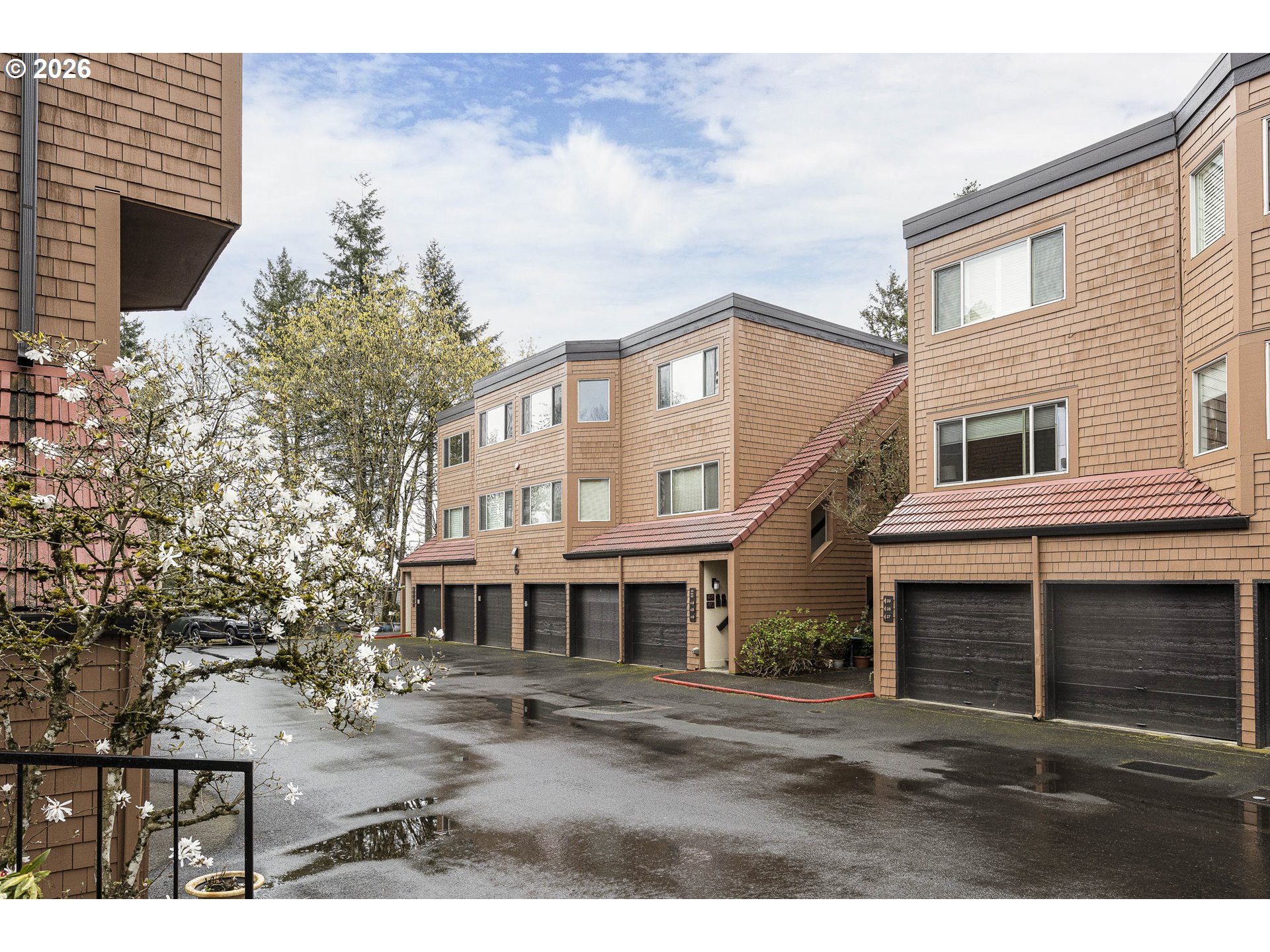 Photo #1: 351027307 Listing: Photo #1