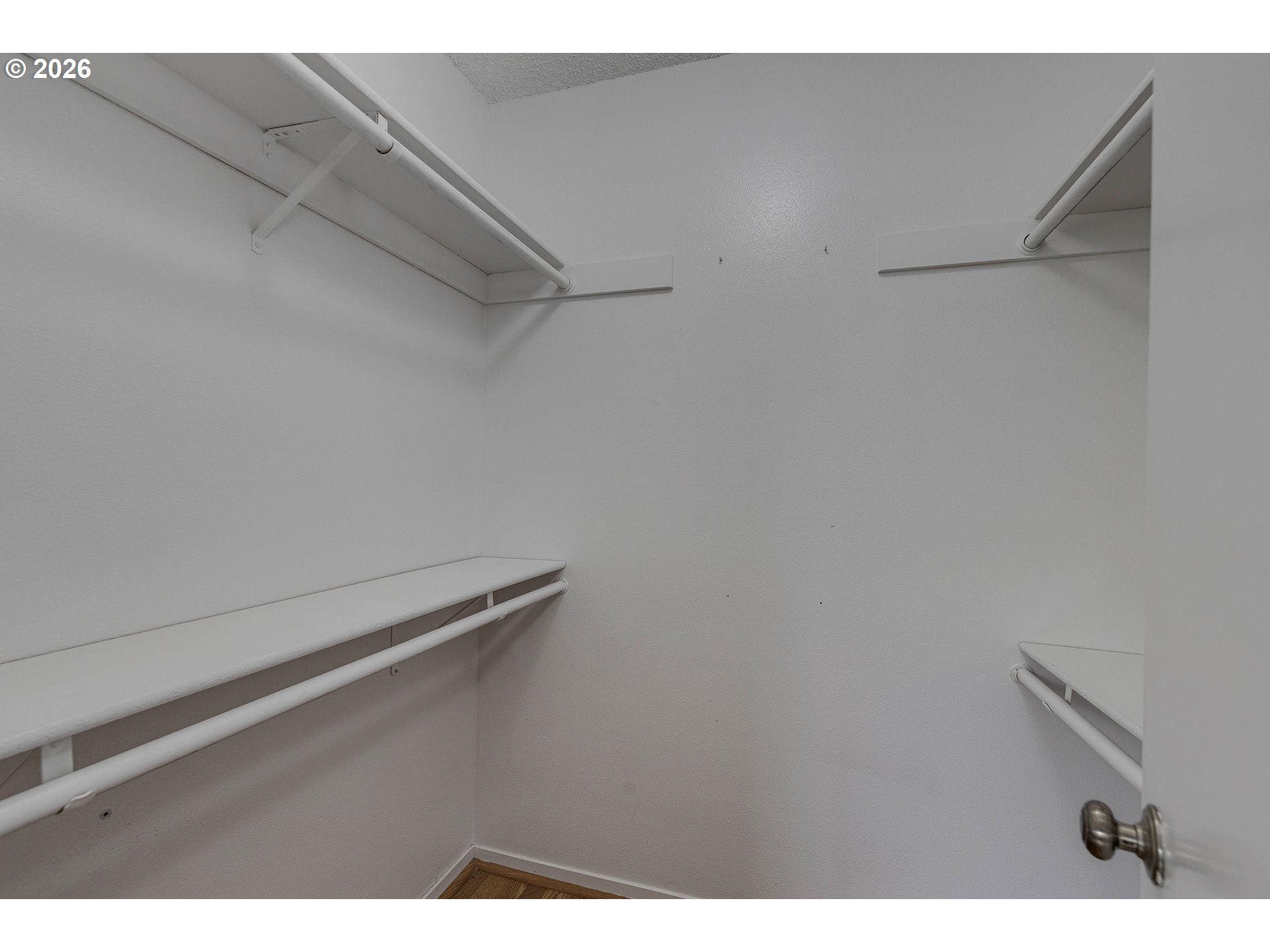 Photo #15: 351027307 Listing: Photo #15