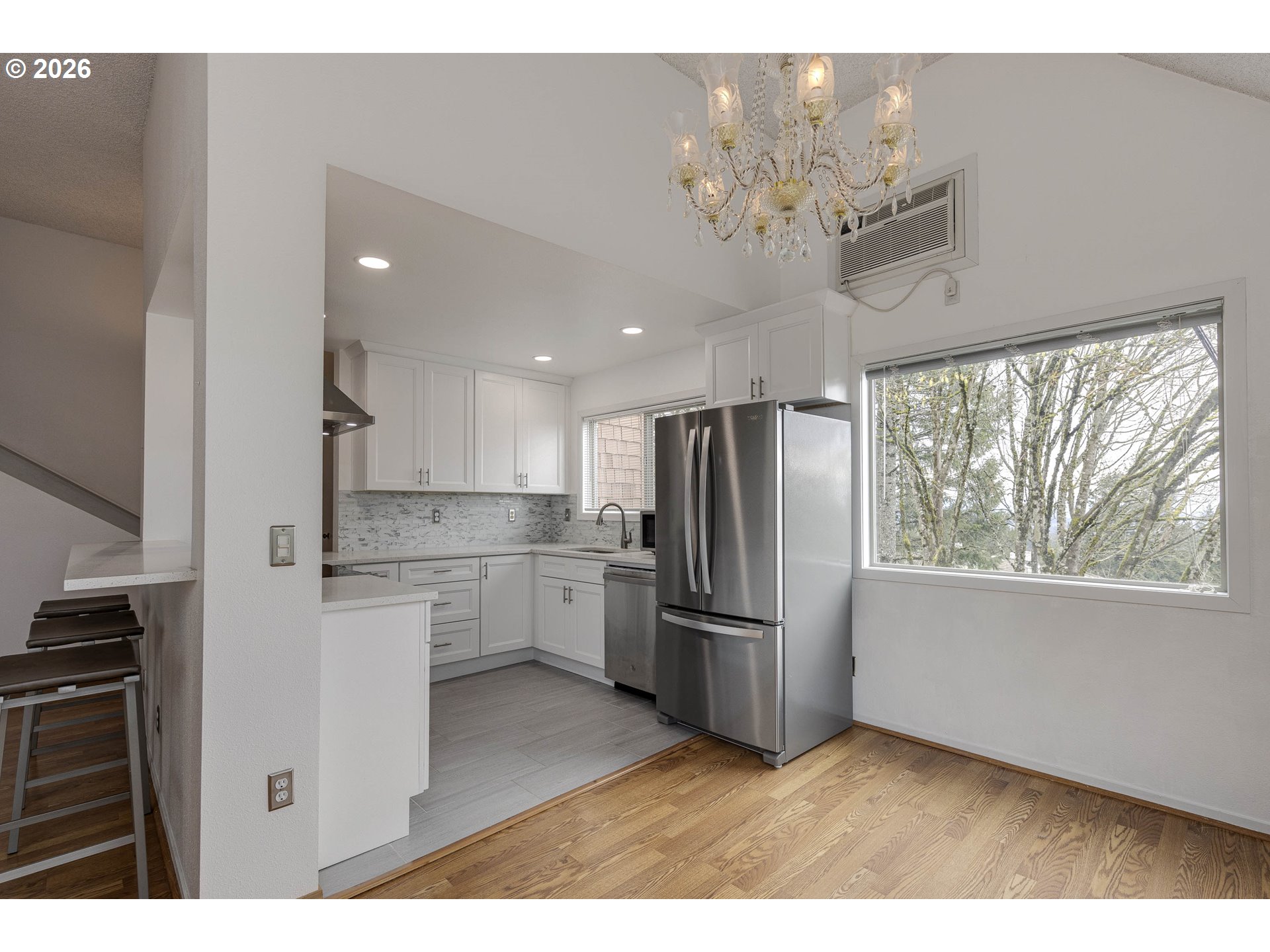 Photo #8: 351027307 Listing: Photo #8