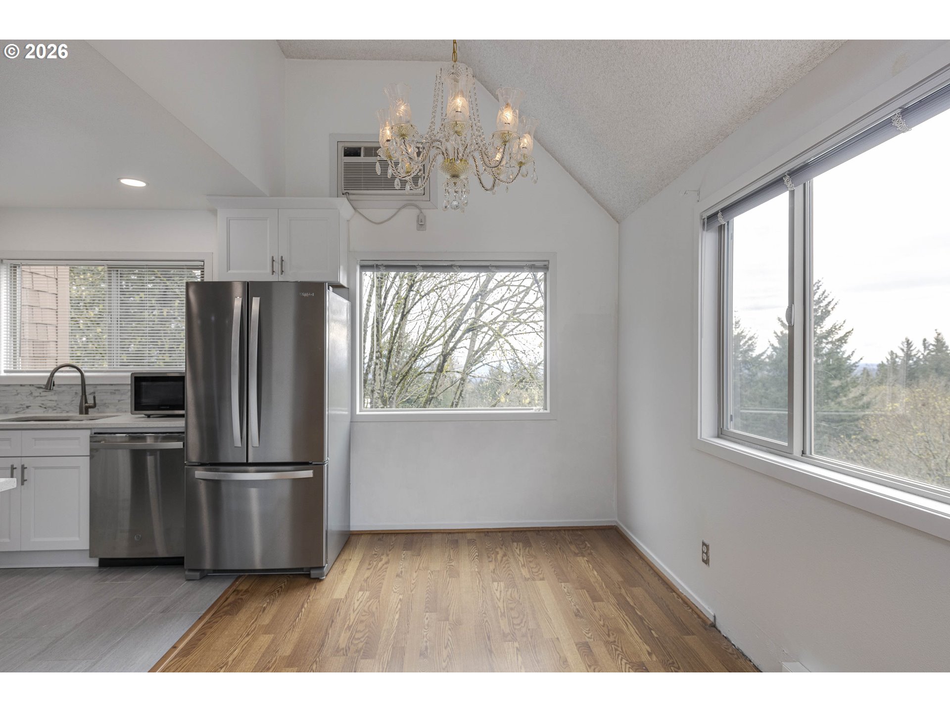 Photo #5: 351027307 Listing: Photo #5