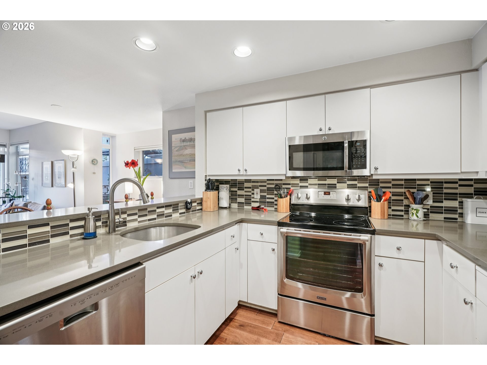 Photo #11: 351782272 Listing: Photo #11