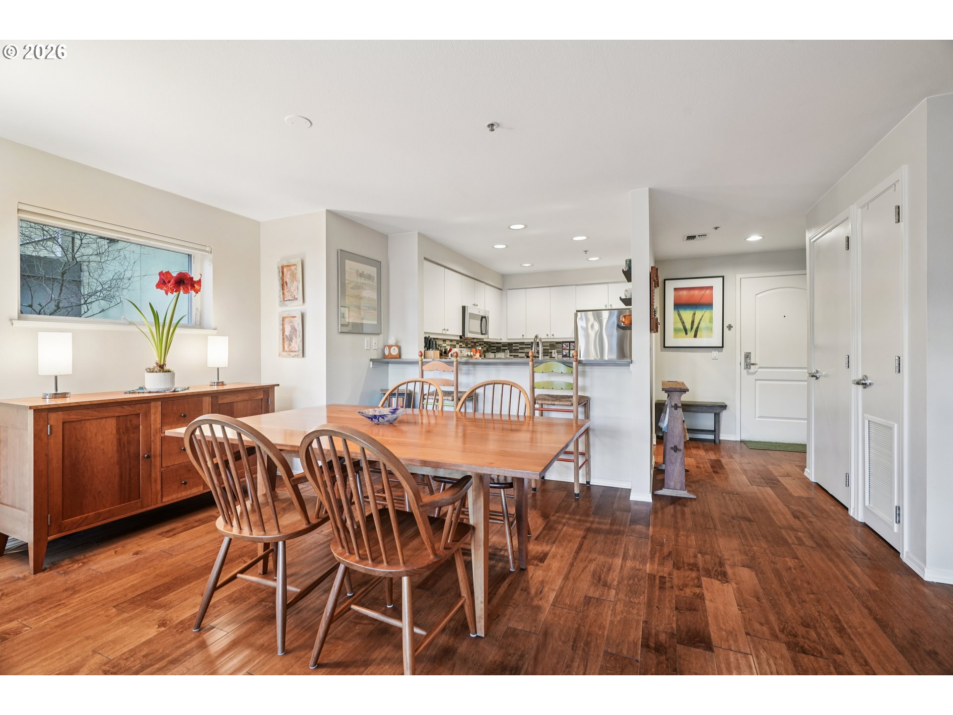 Photo #8: 351782272 Listing: Photo #8