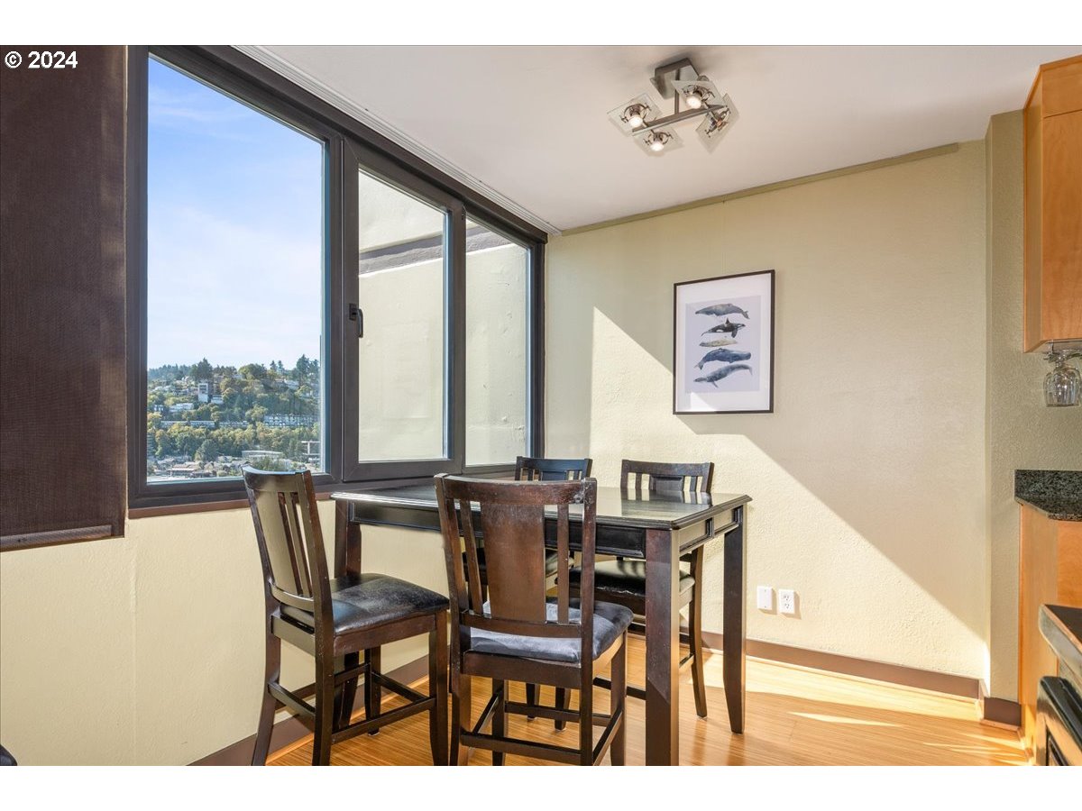 Photo #13: 352637502 Listing: Photo #13