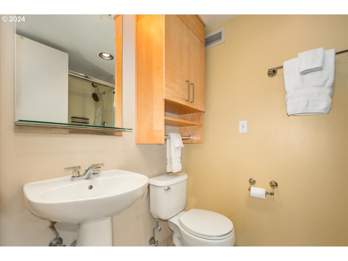 Photo #19: 352637502 Listing: Photo #19