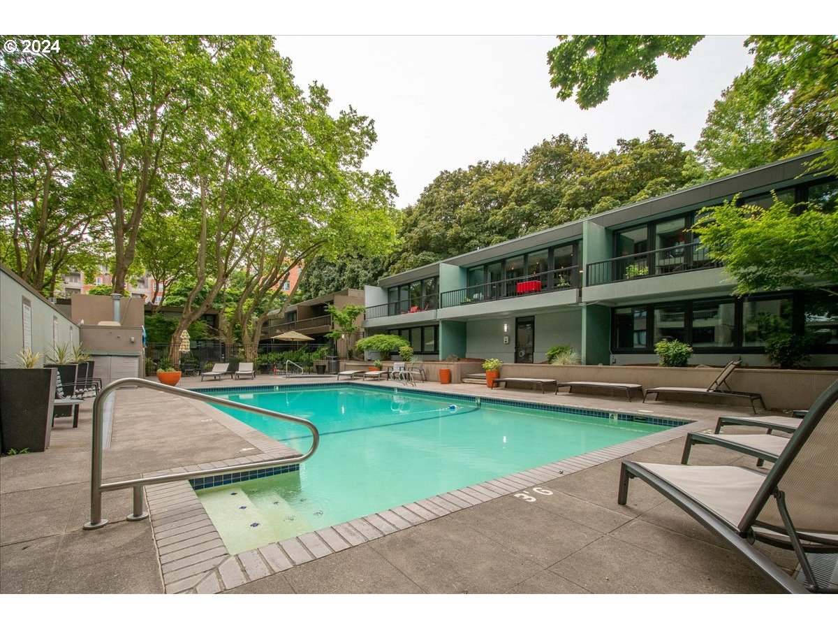 Photo #41: 352637502 Listing: Photo #41