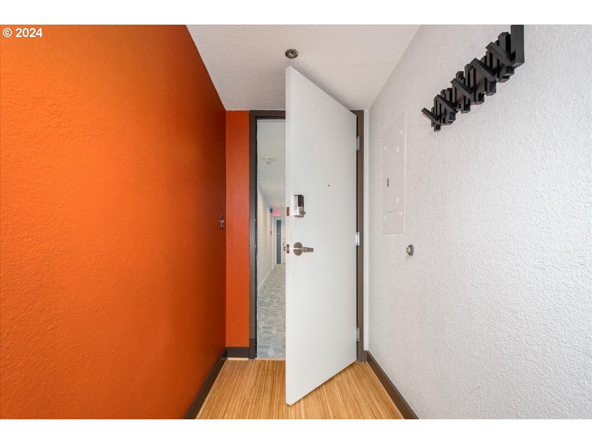 Photo #7: 352637502 Listing: Photo #7