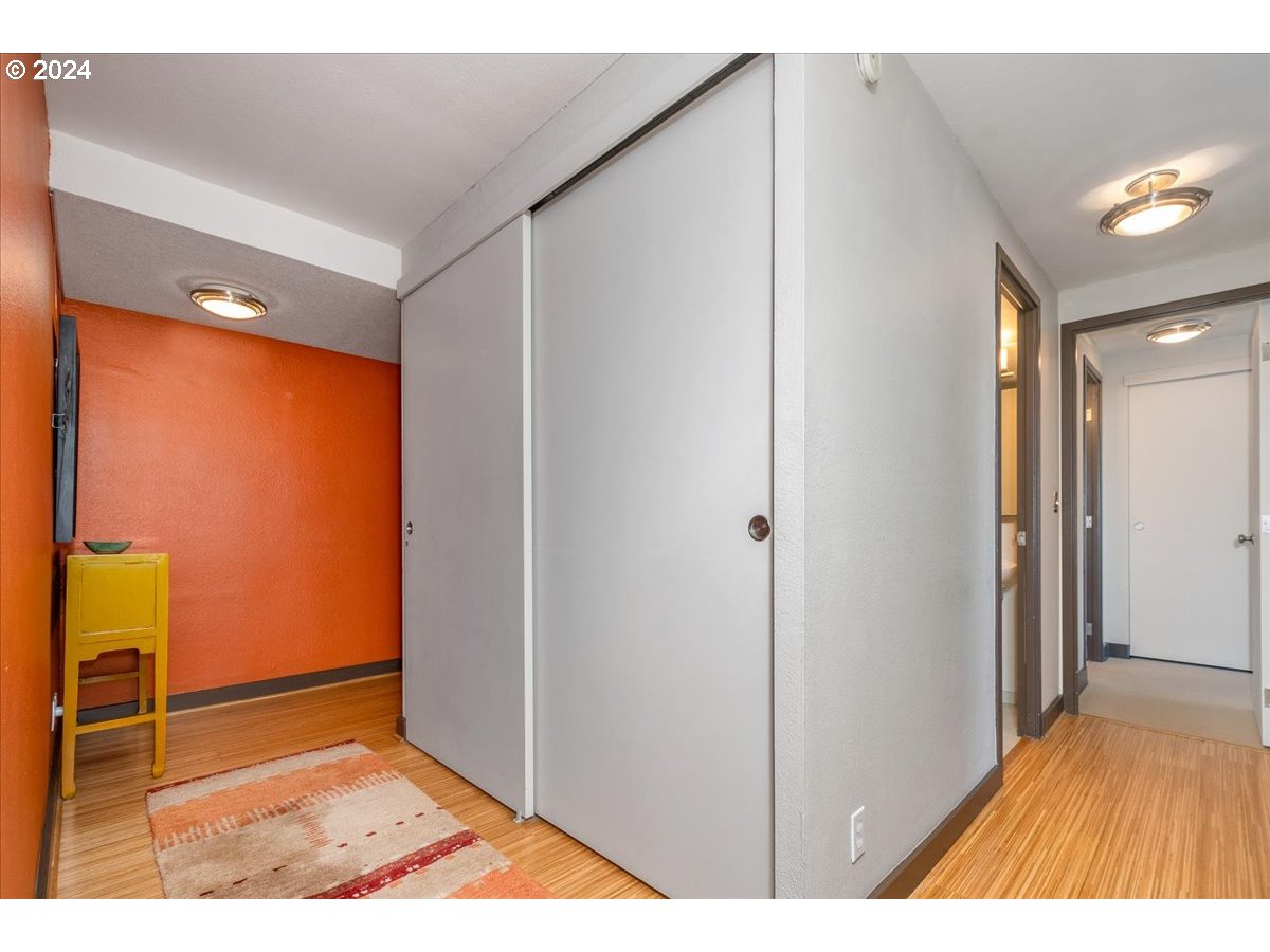 Photo #8: 352637502 Listing: Photo #8