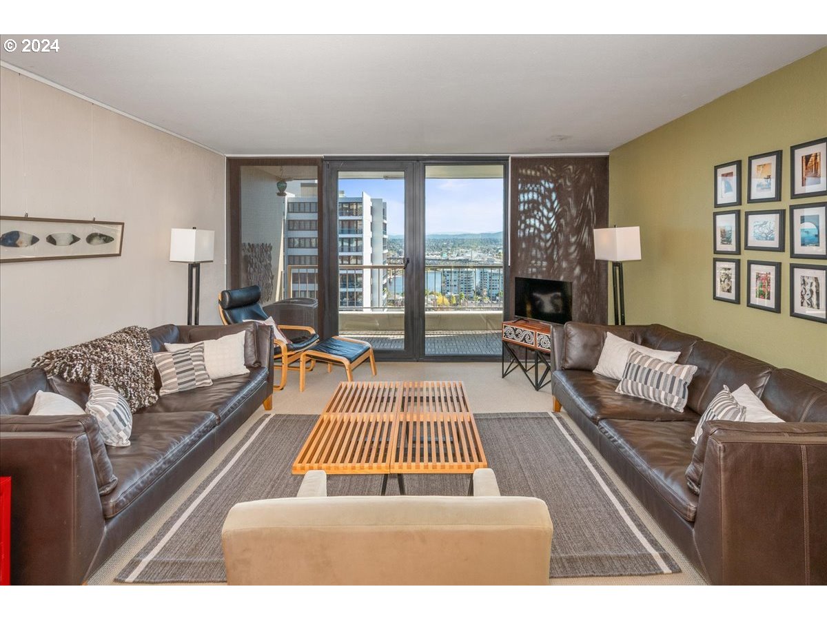 Photo #9: 352637502 Listing: Photo #9