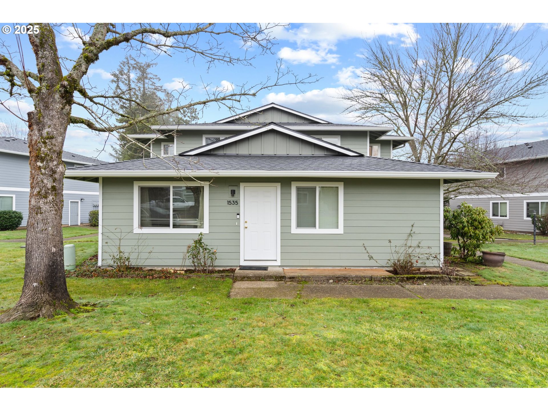 Photo #2: 352933989 Listing 