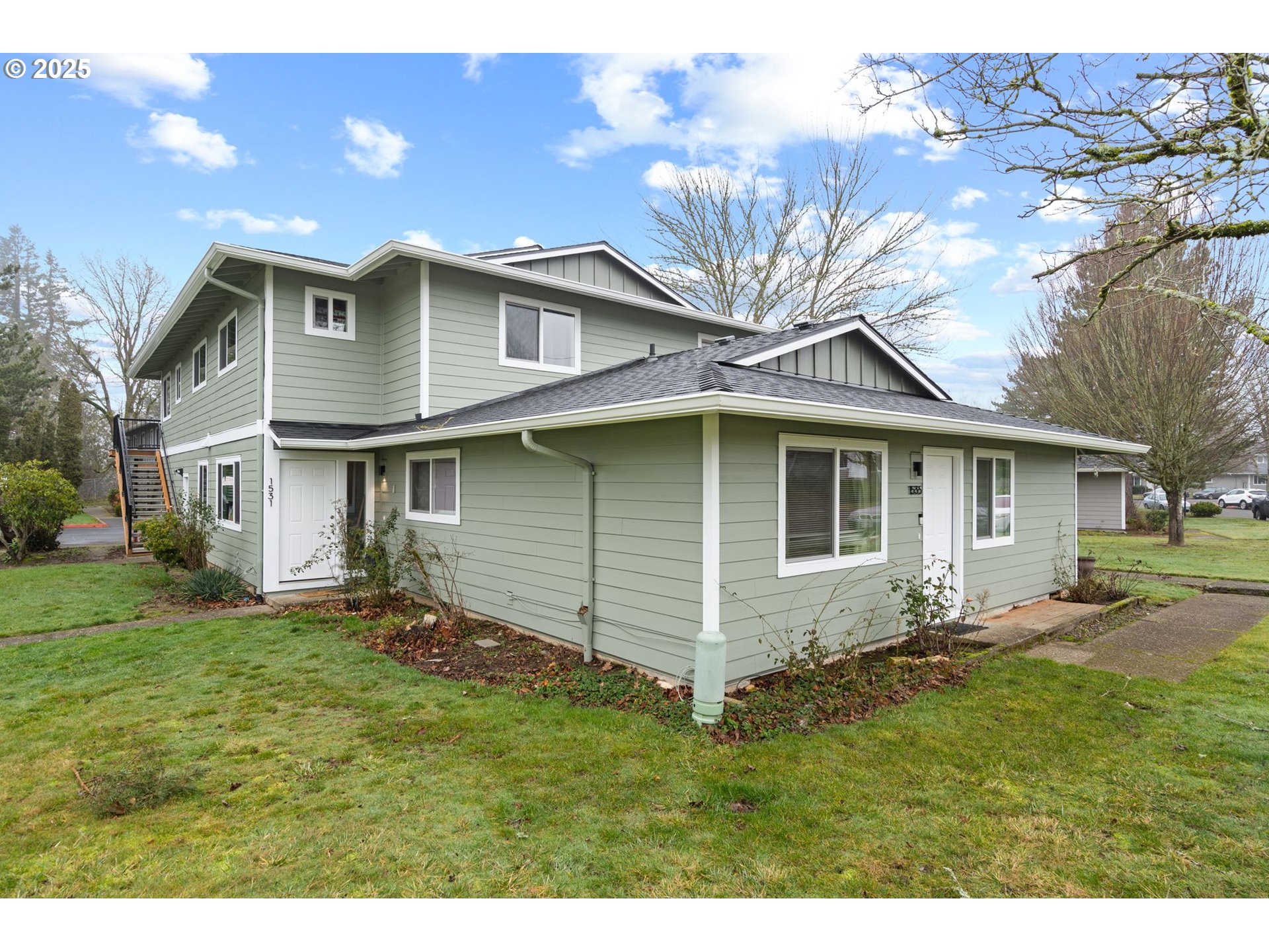 Photo #3: 352933989 Listing 