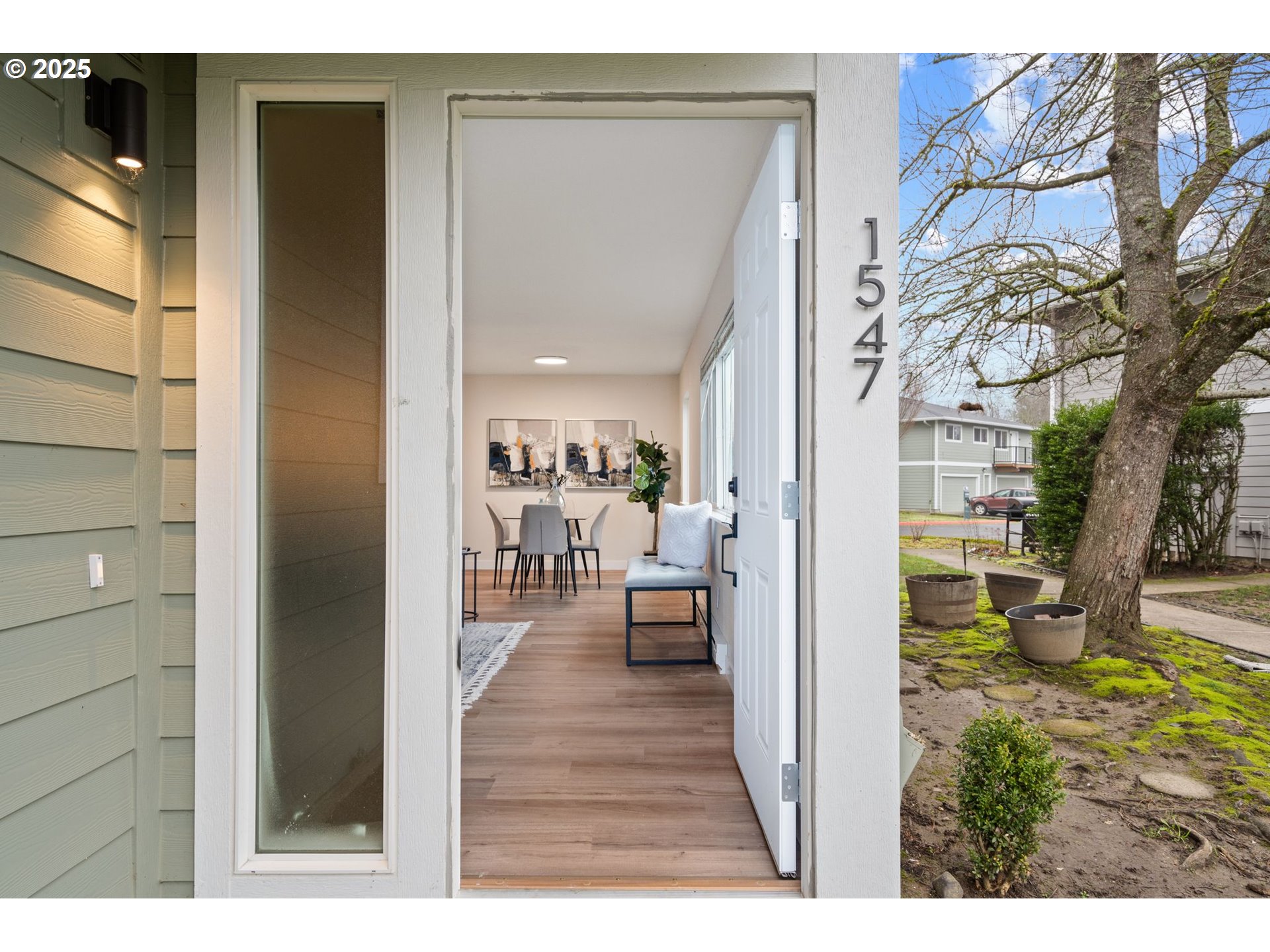 Photo #5: 352933989 Listing 