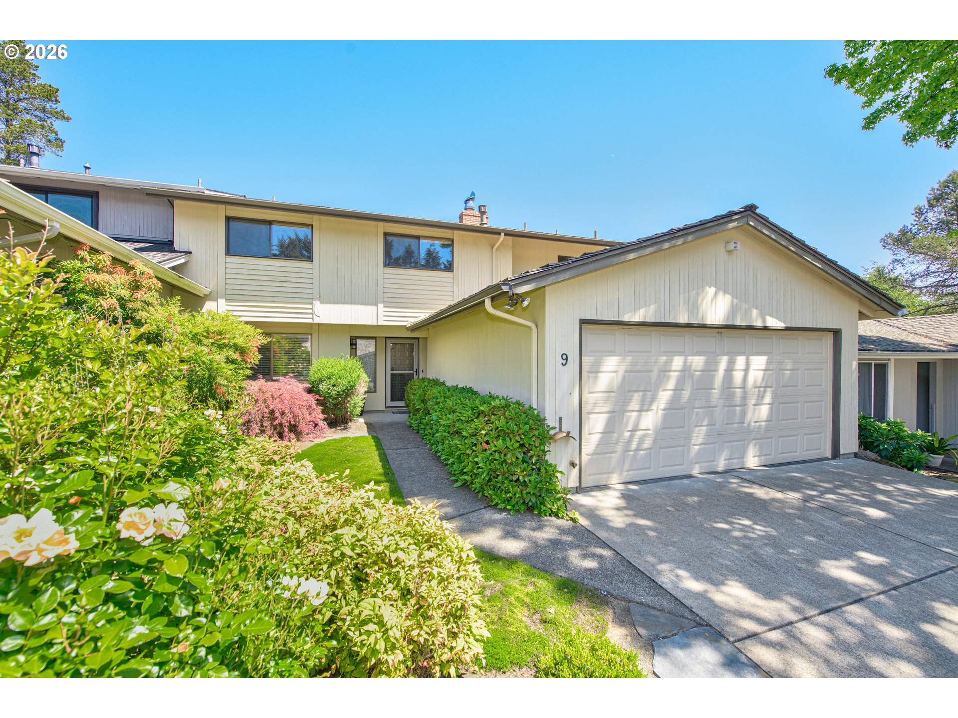 Photo #1: 353787762 Listing: Photo #1