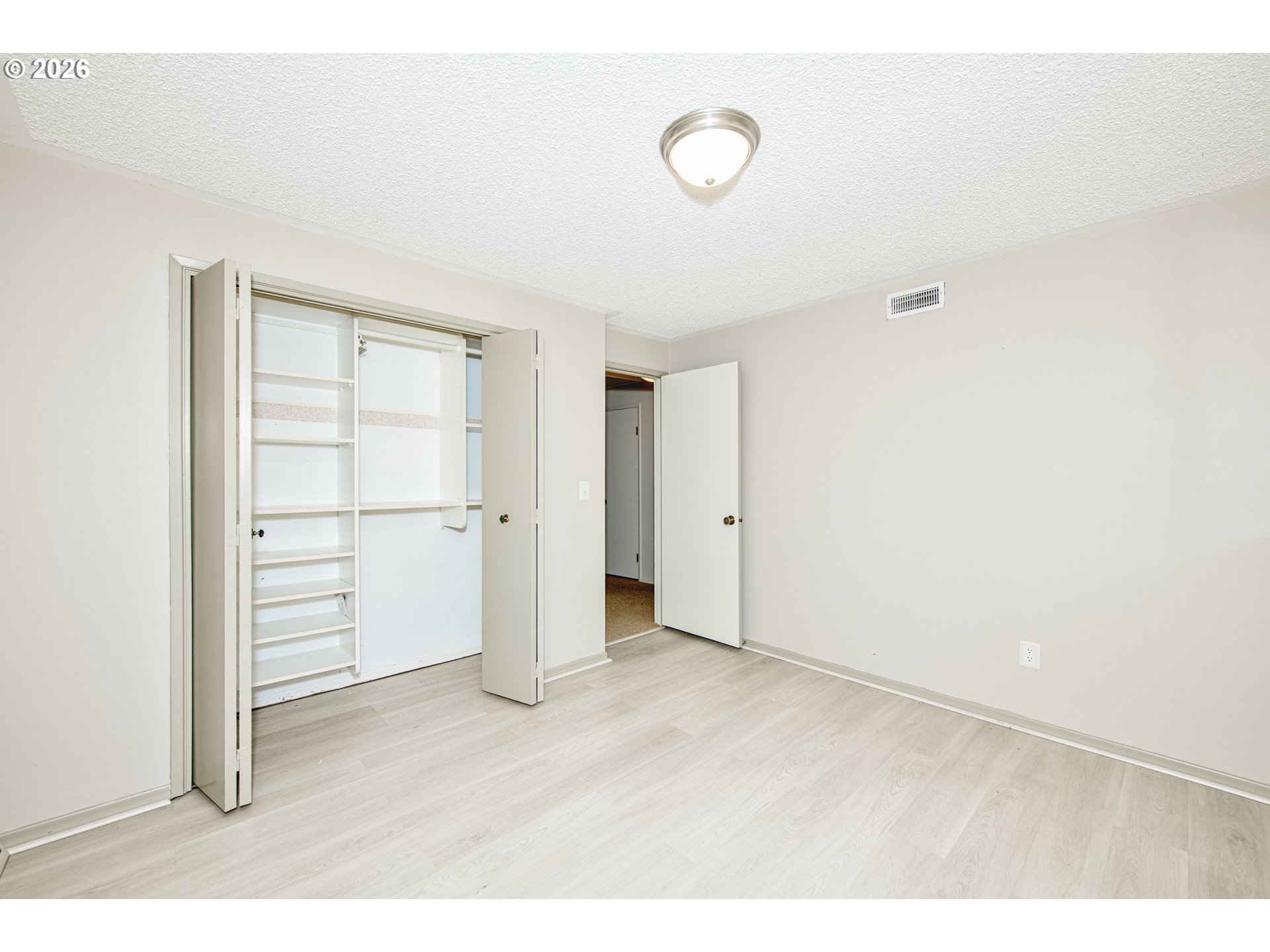 Photo #12: 353787762 Listing: Photo #12