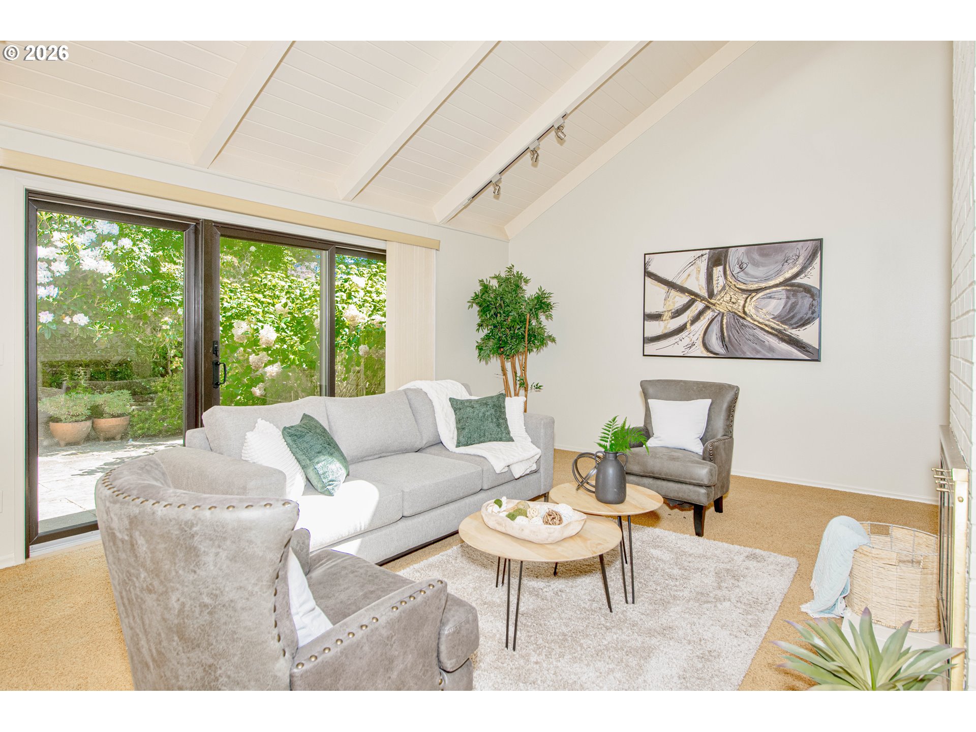 Photo #2: 353787762 Listing: Photo #2