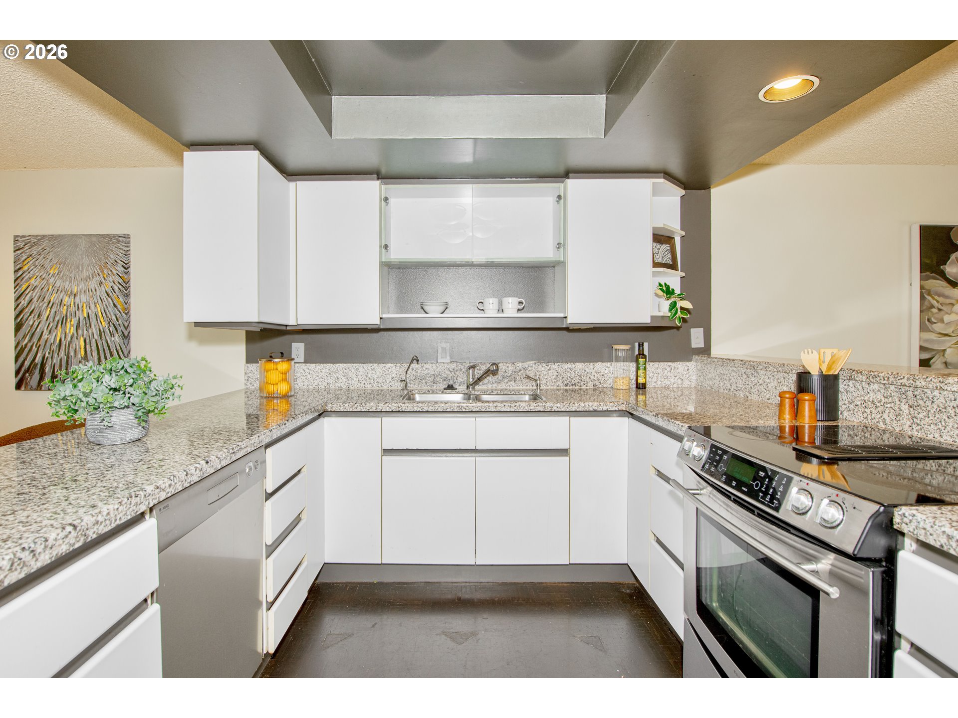 Photo #6: 353787762 Listing: Photo #6