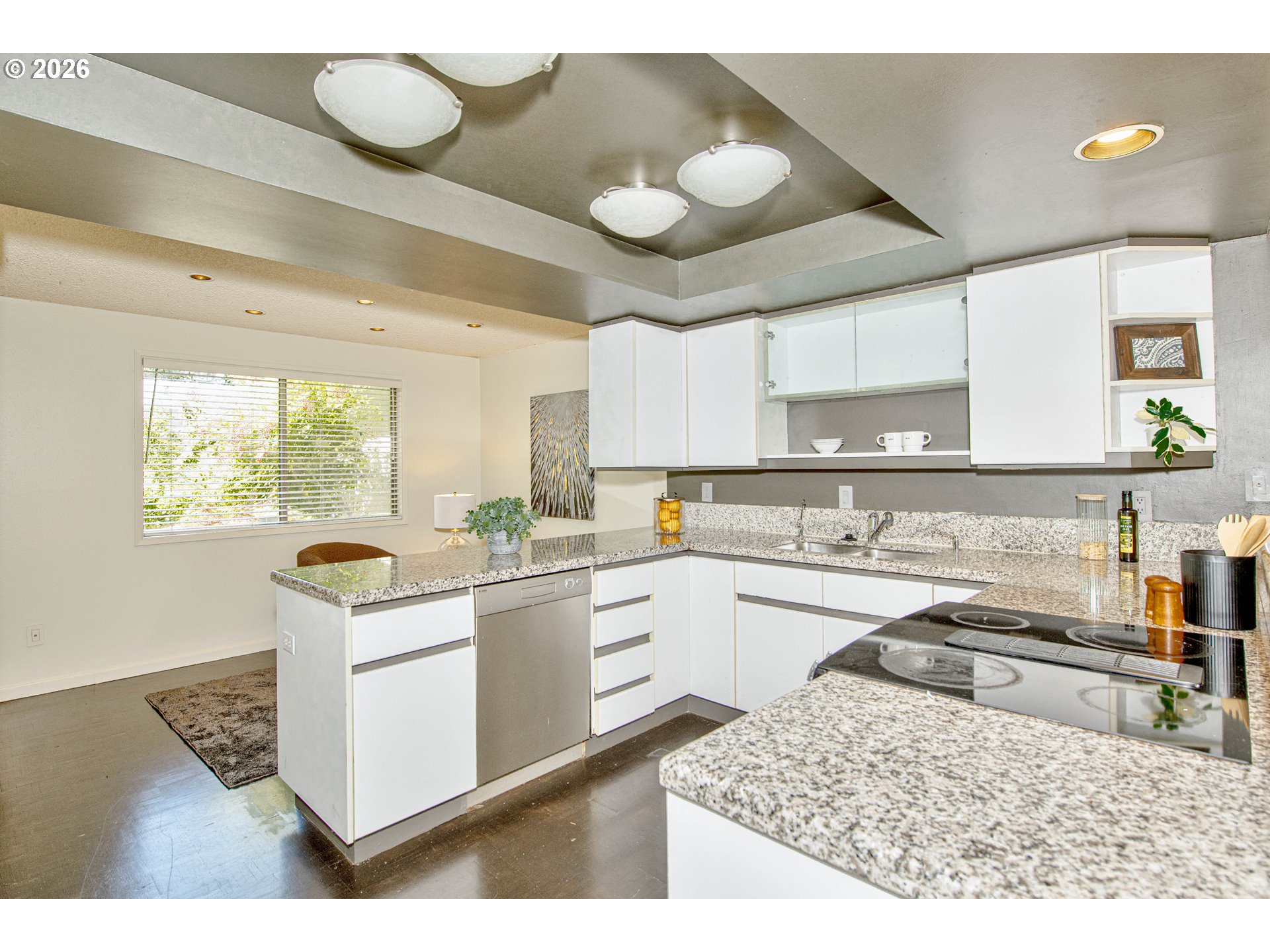 Photo #8: 353787762 Listing: Photo #8