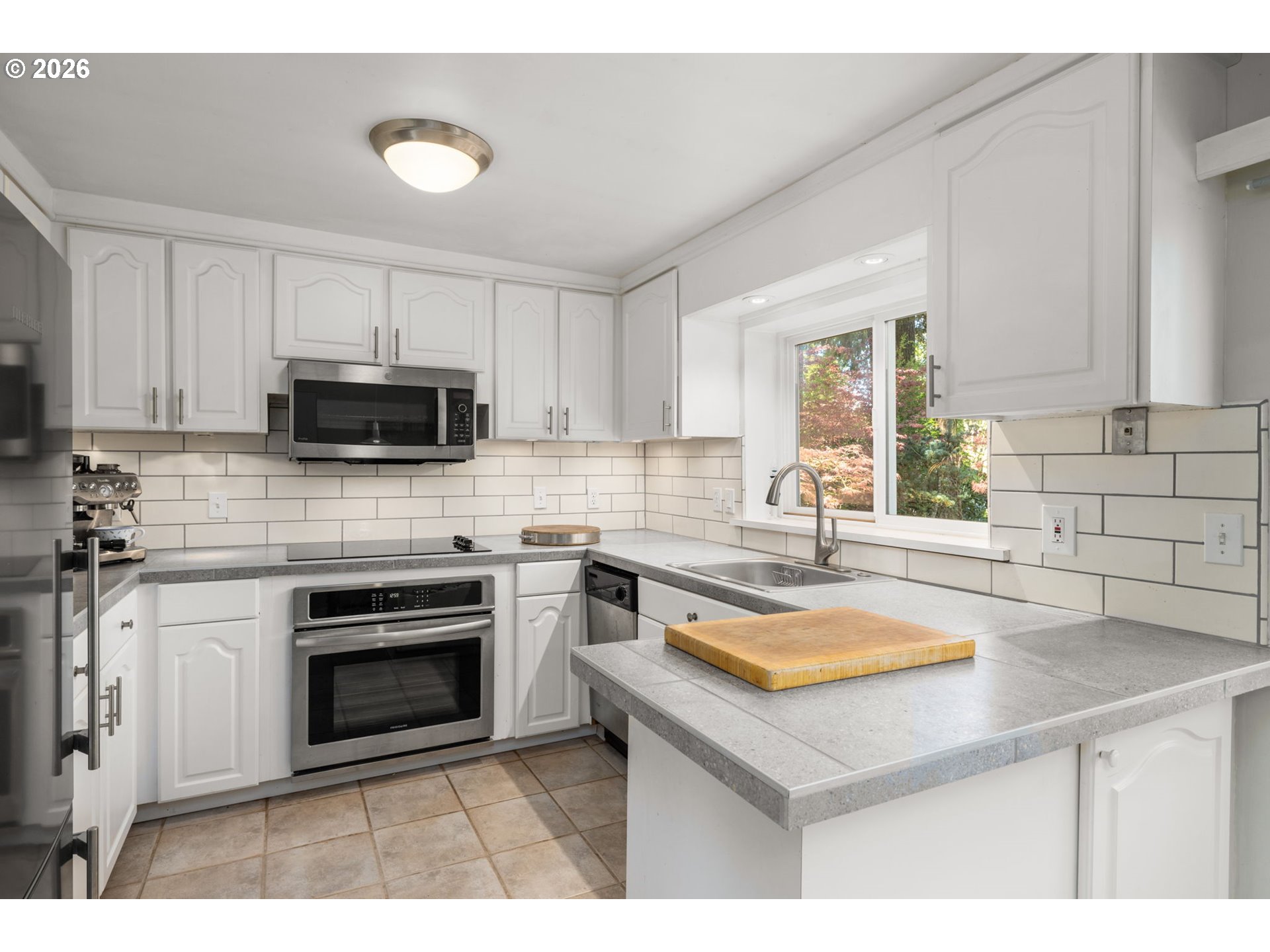 1725 SOUTHSHORE BLVD, Lake Oswego, OR, 97034