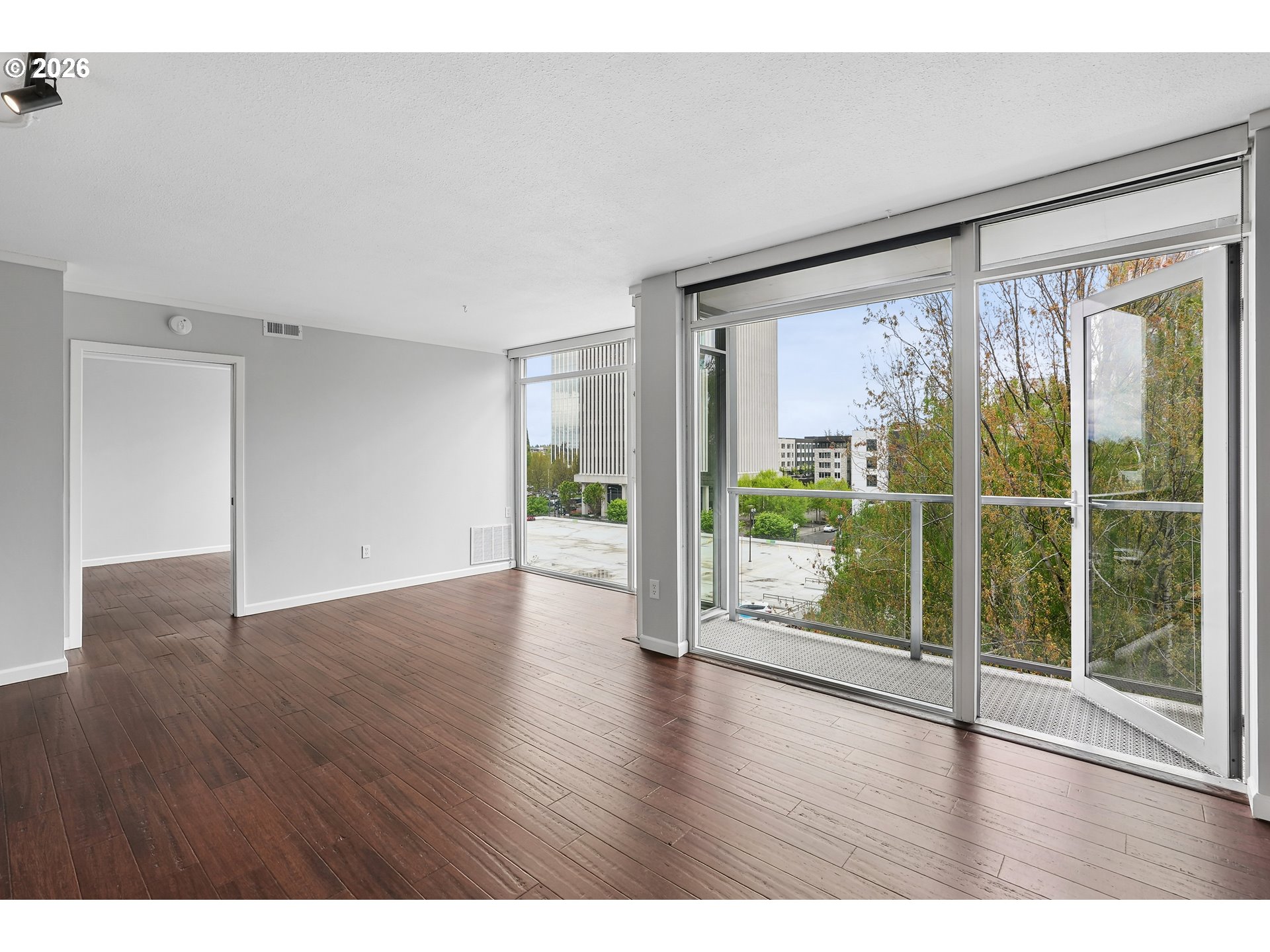 Photo #16: 355886836 Listing: Photo #16