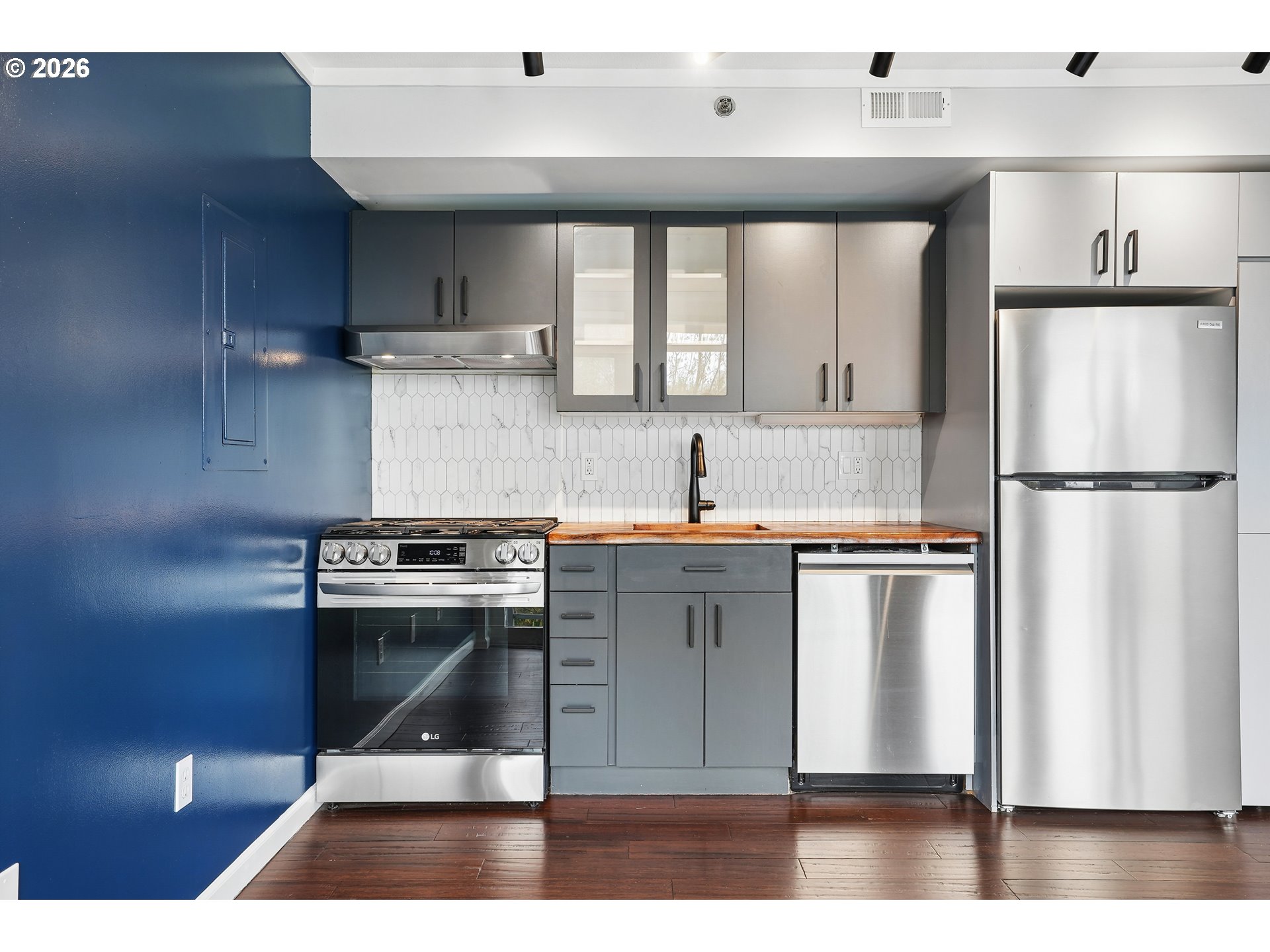 Photo #14: 355886836 Listing: Photo #14