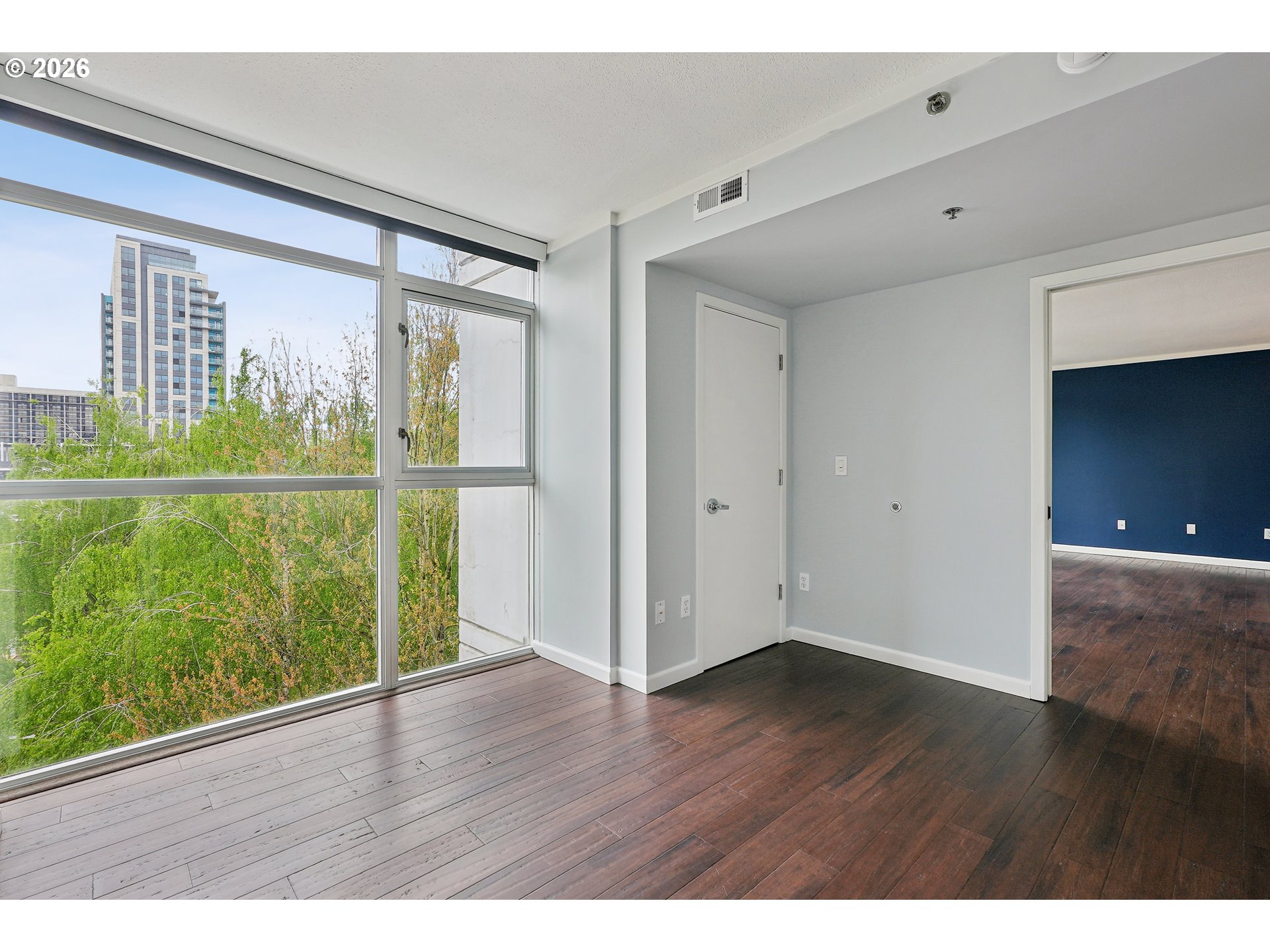 Photo #9: 355886836 Listing: Photo #9