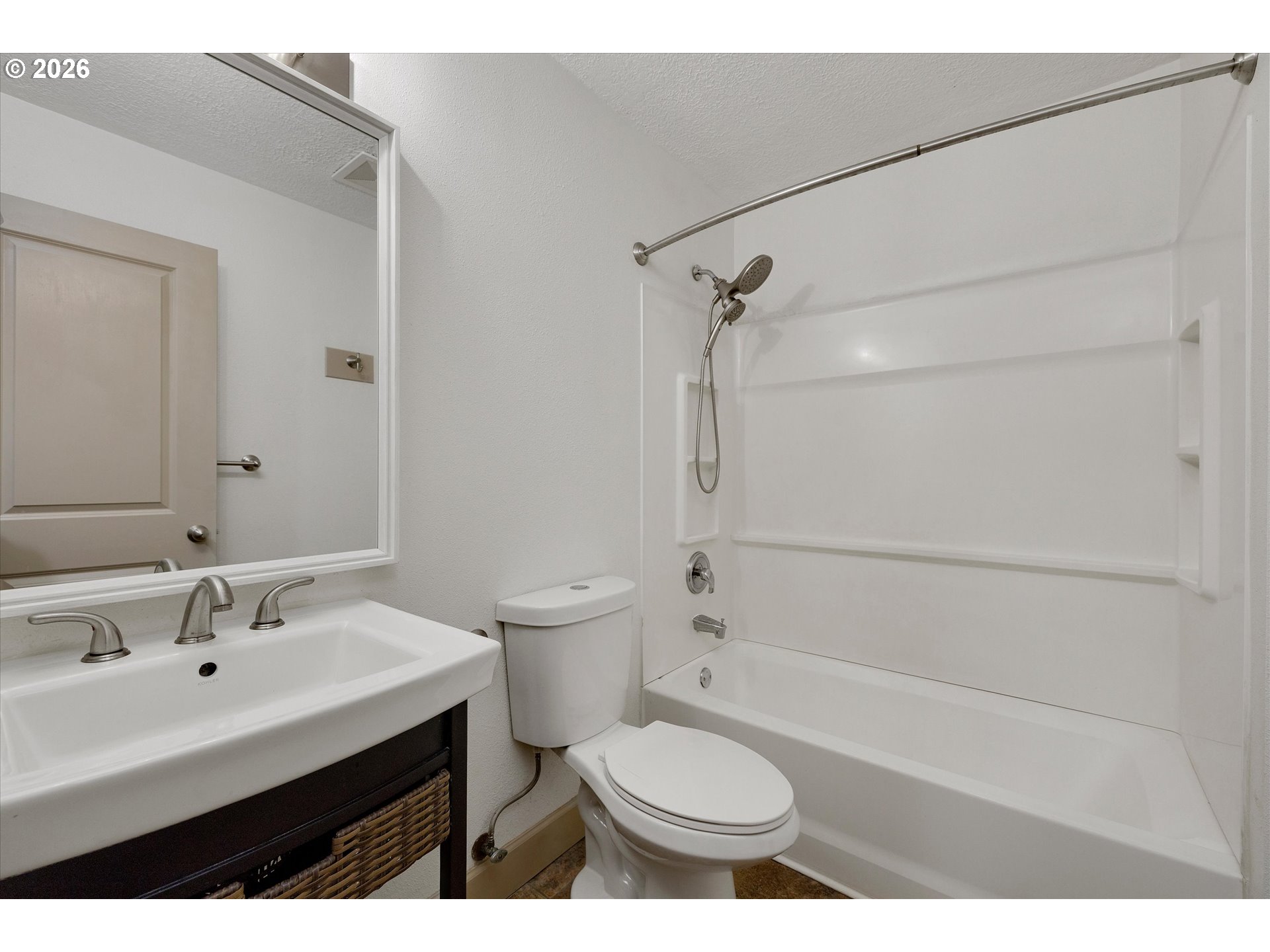 Photo #9: 356481913 Listing: Photo #9