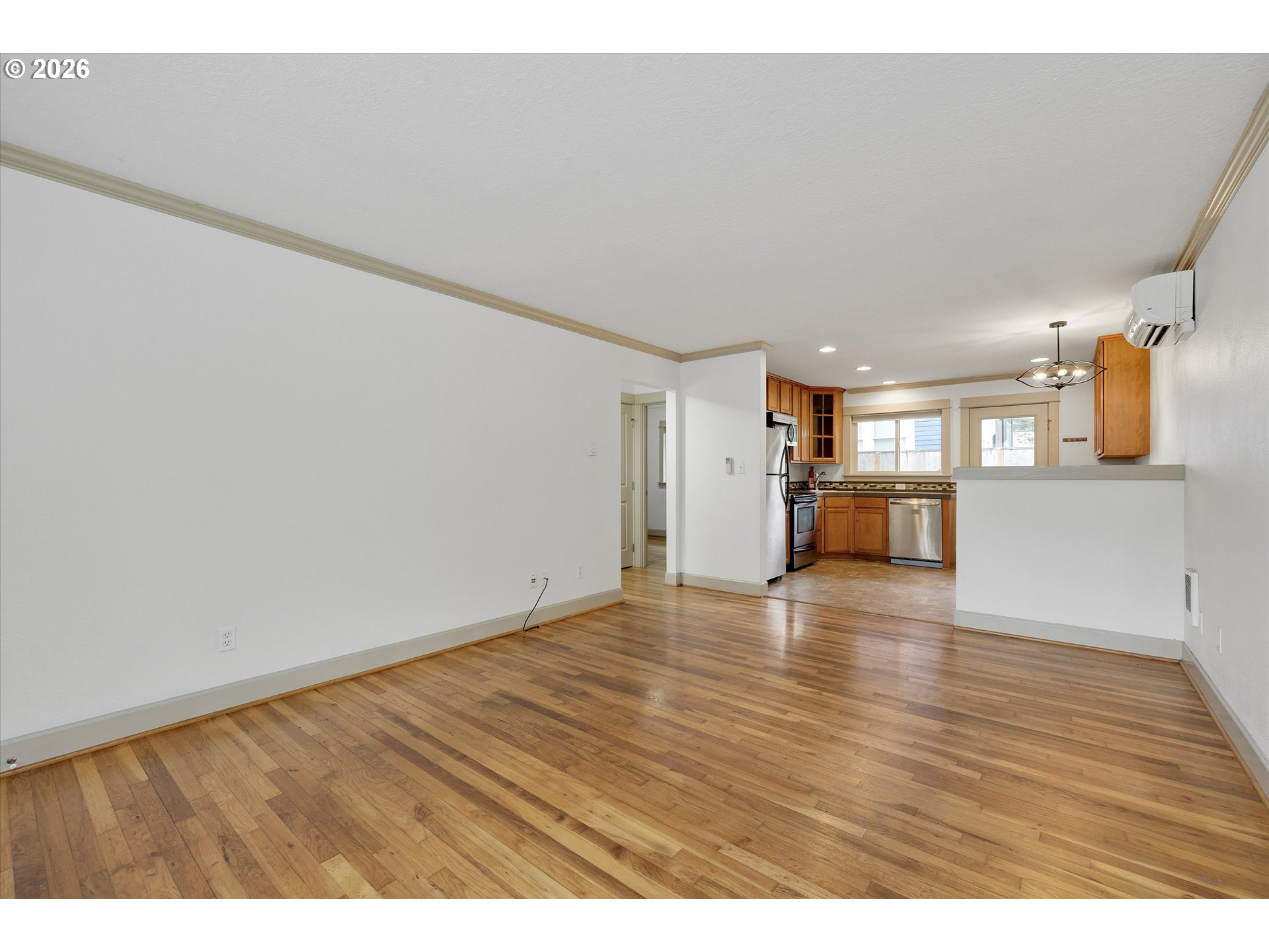 Photo #2: 356481913 Listing: Photo #2