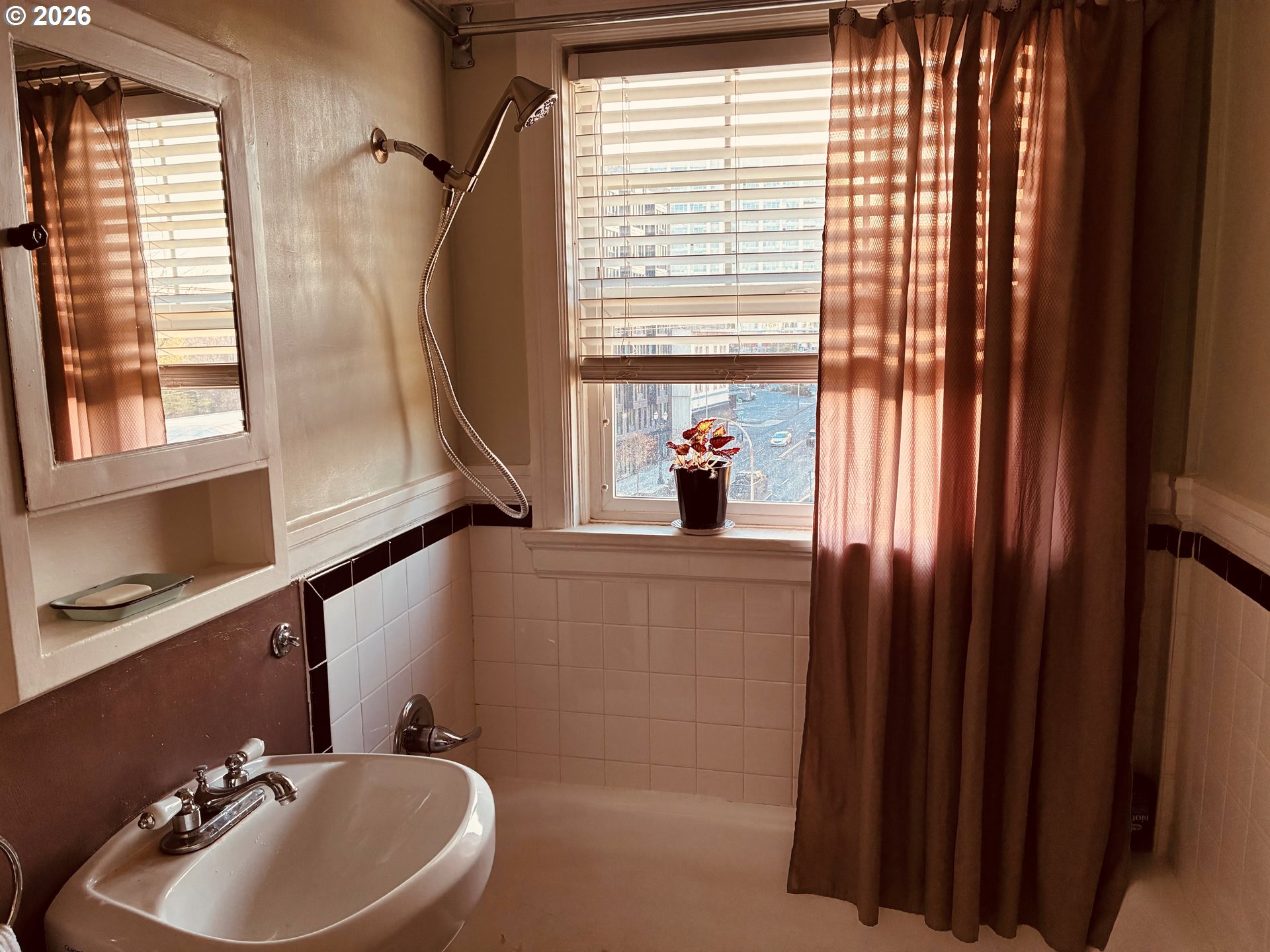 Photo #8: 357422473 Listing: Photo #8