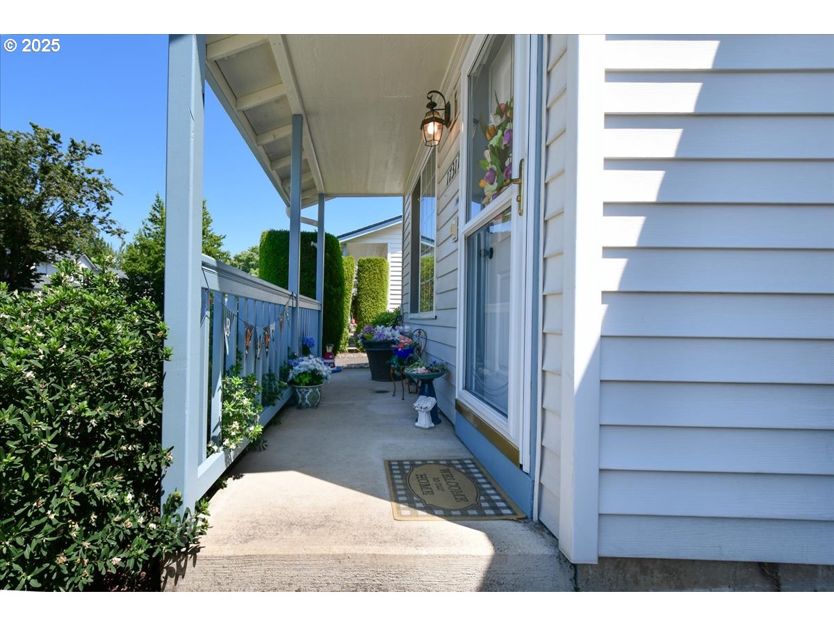 Photo #2: 357566500 Listing: Photo #2