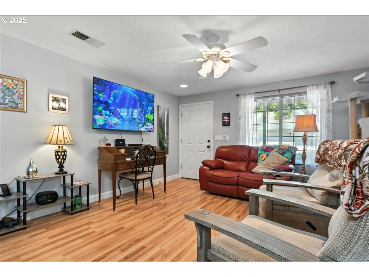 Photo #3: 357566500 Listing: Photo #3