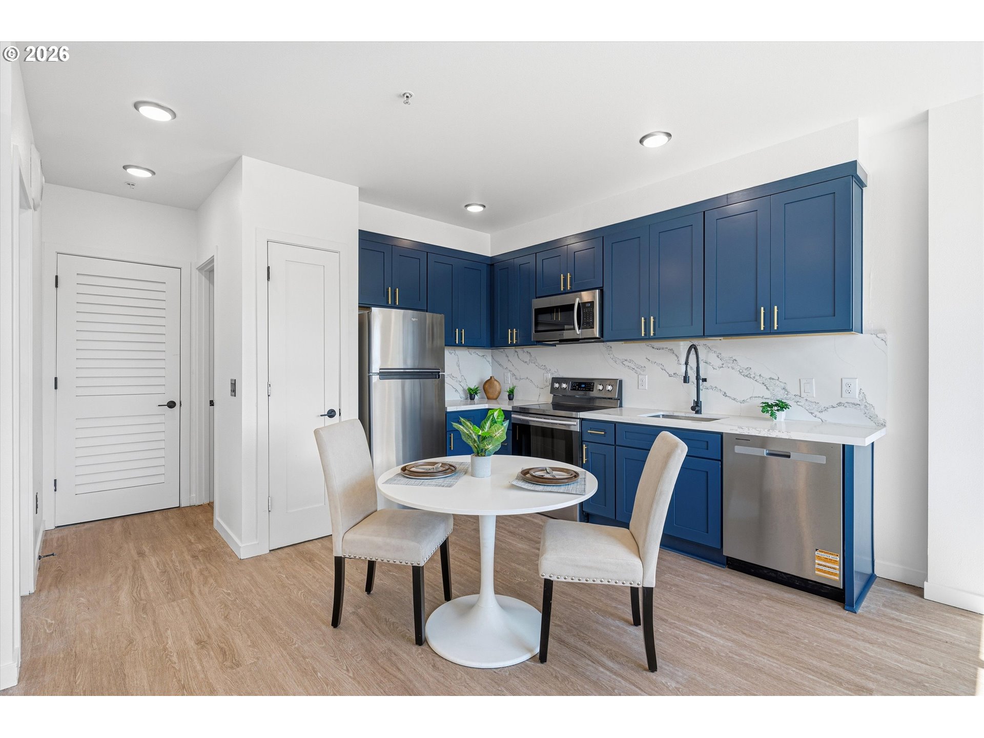 Photo #4: 359765959 Listing: Photo #4