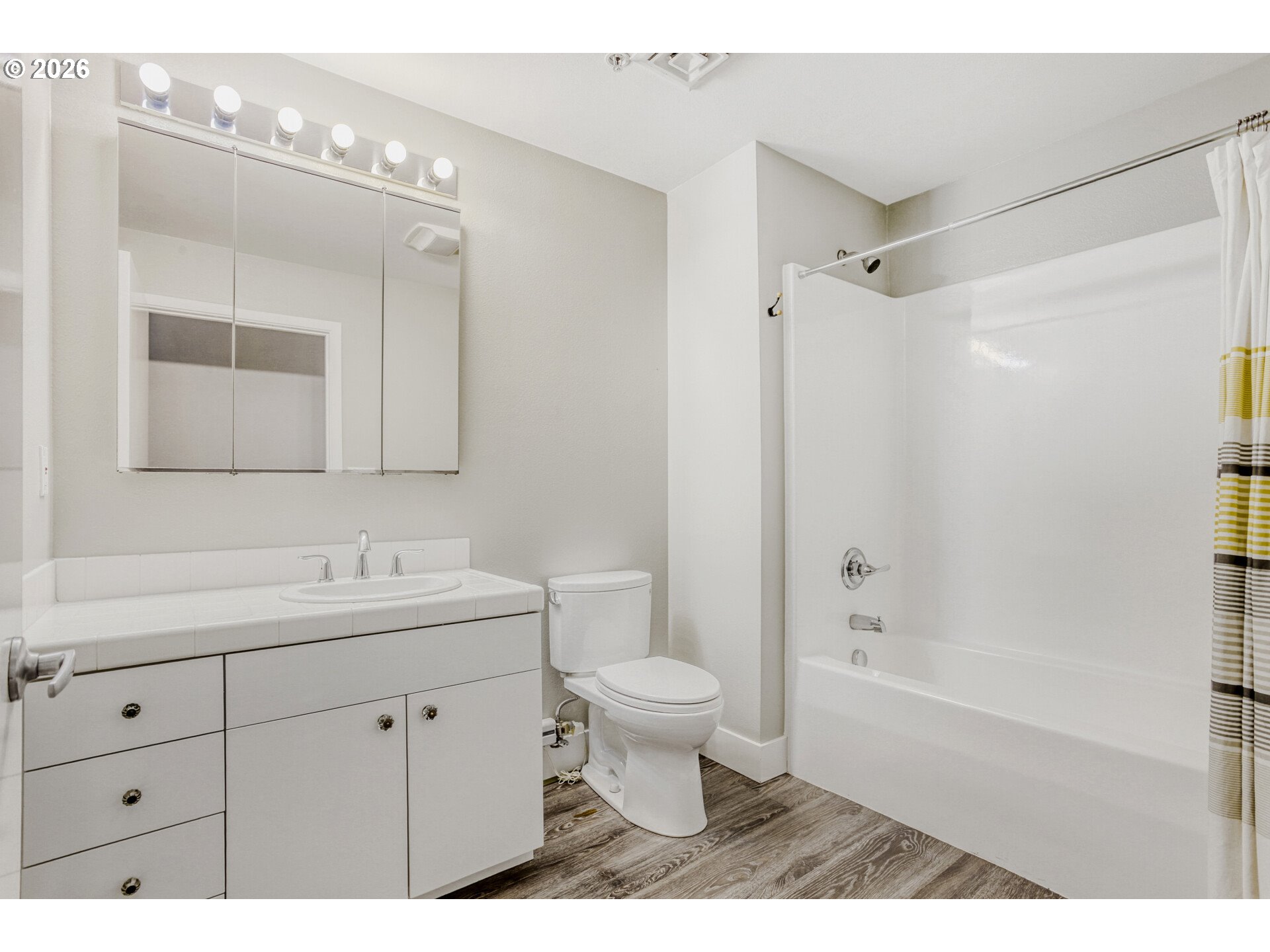 Photo #12: 360606583 Listing: Photo #12