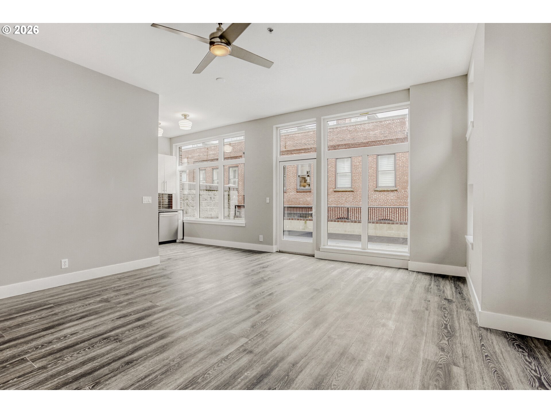 Photo #4: 360606583 Listing: Photo #4