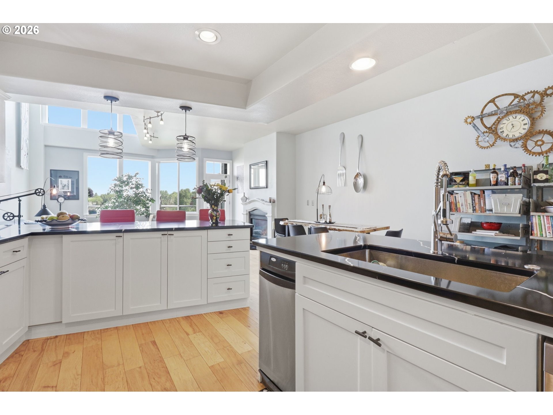 Photo #8: 362512472 Listing: Photo #8