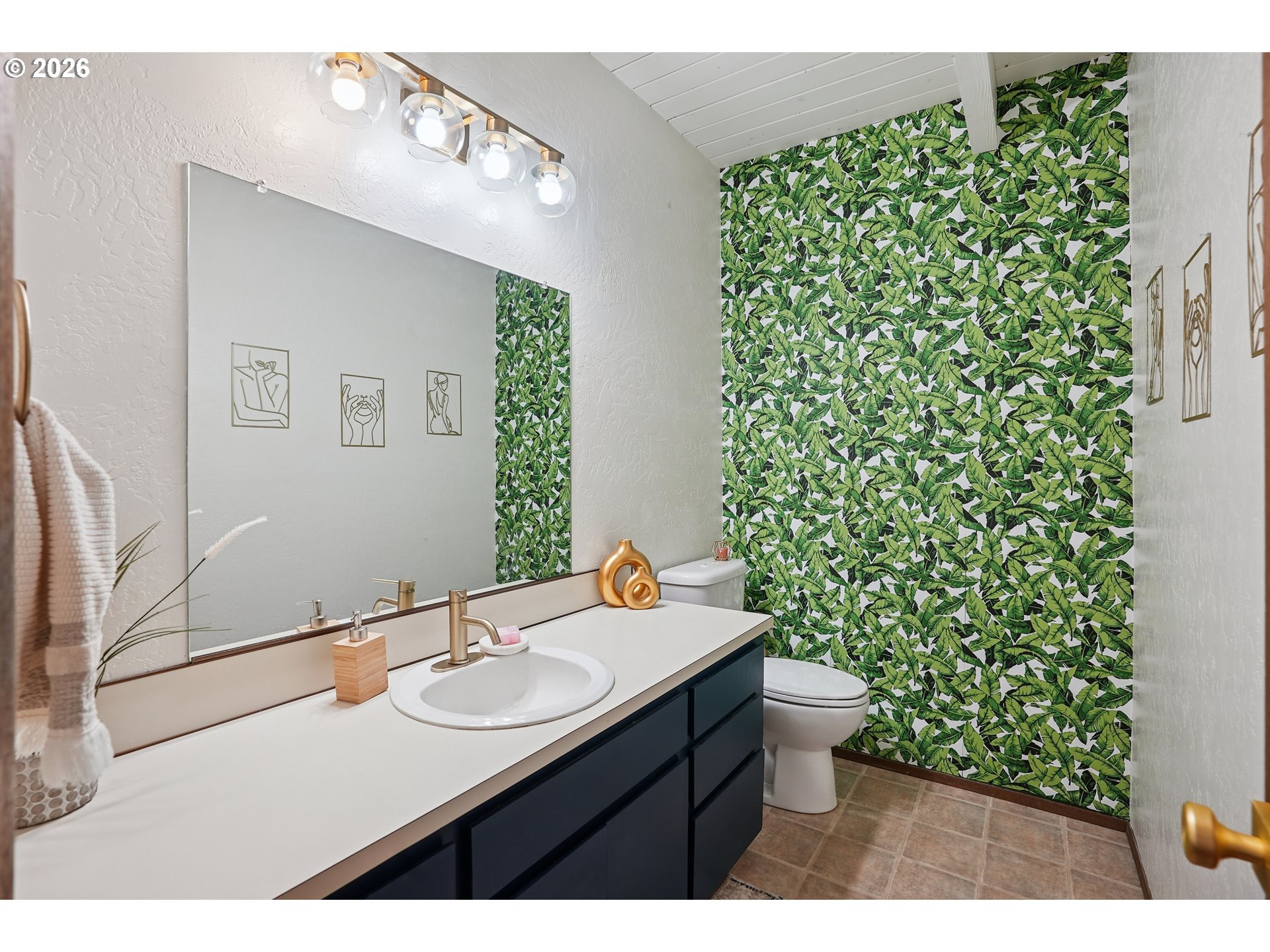 13 MOUNTAIN CIR, Lake Oswego, OR, 97035