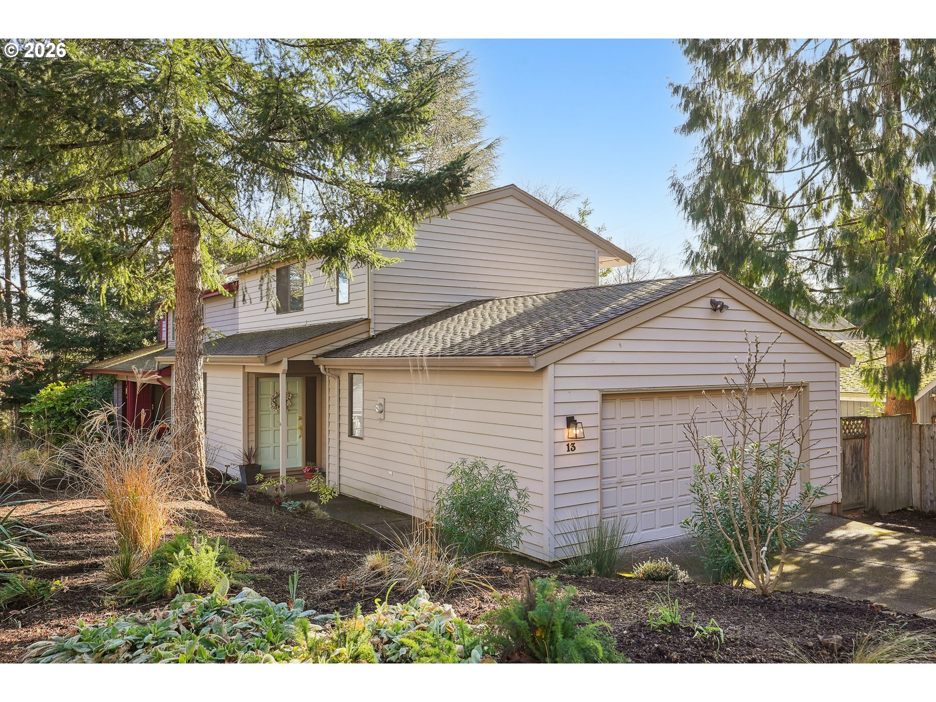13 MOUNTAIN CIR, Lake Oswego, OR, 97035