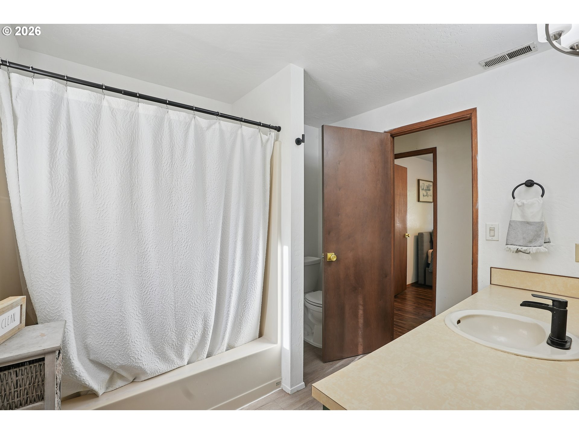 13 MOUNTAIN CIR, Lake Oswego, OR, 97035