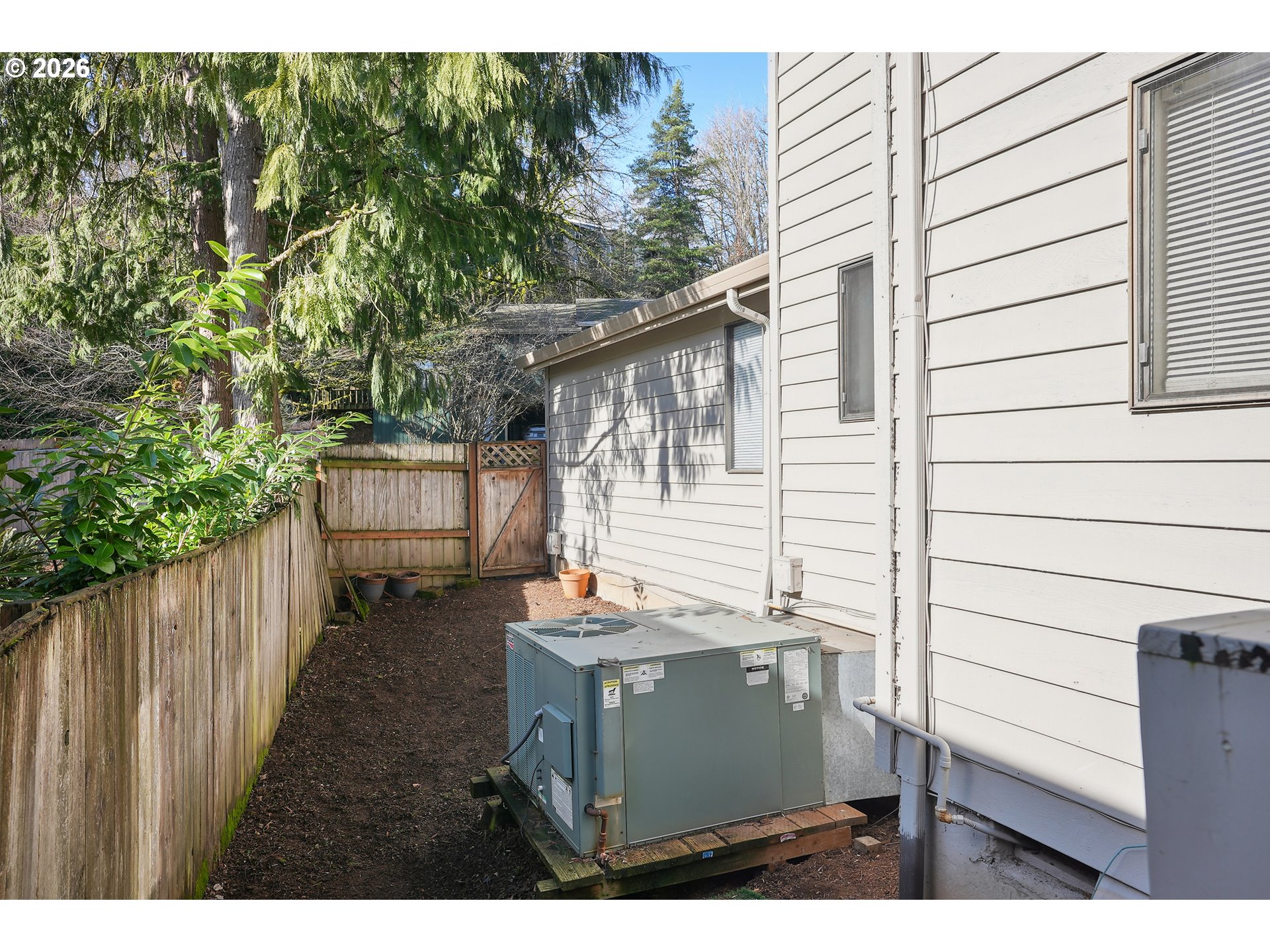 13 MOUNTAIN CIR, Lake Oswego, OR, 97035