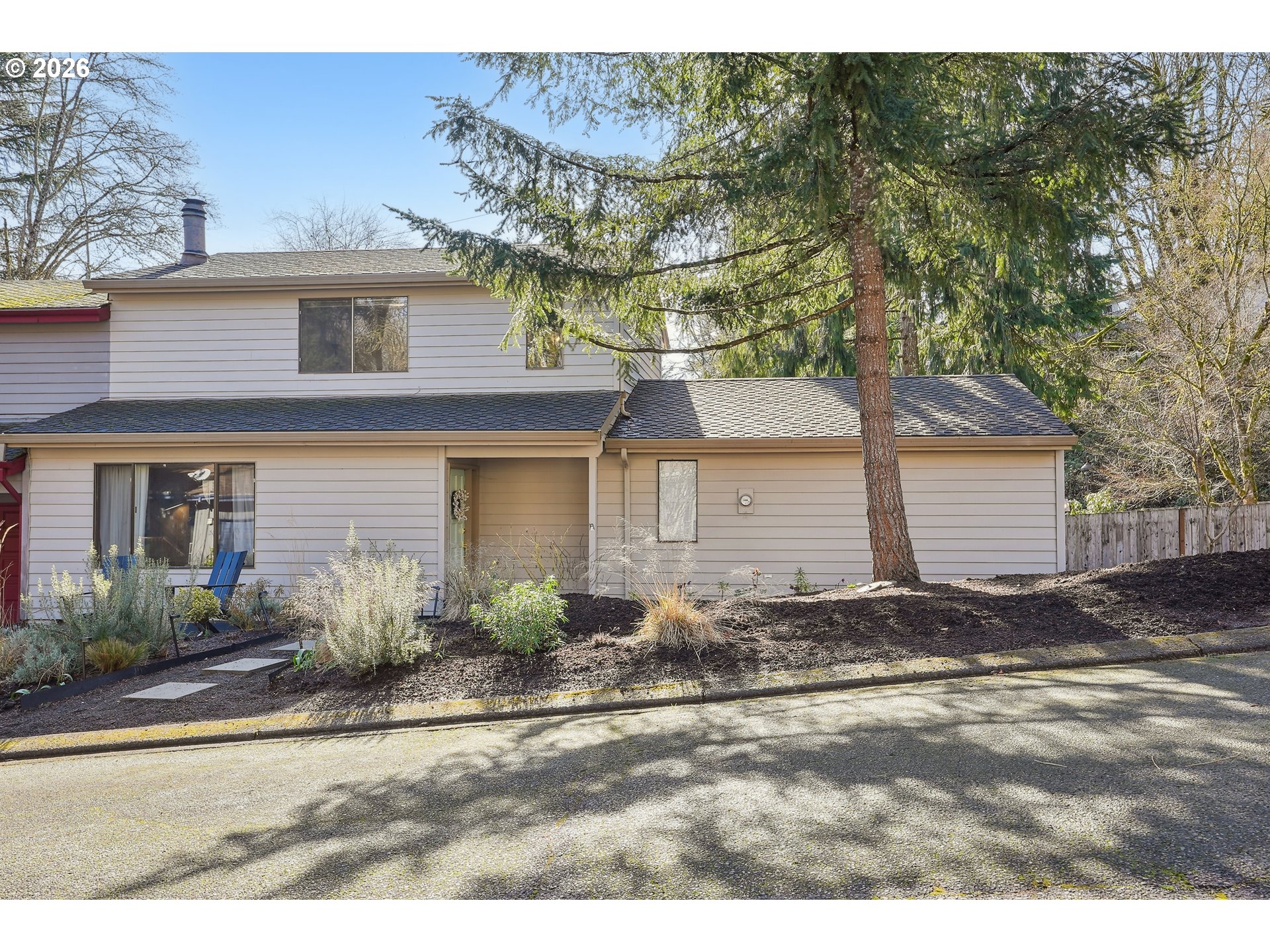 13 MOUNTAIN CIR, Lake Oswego, OR, 97035