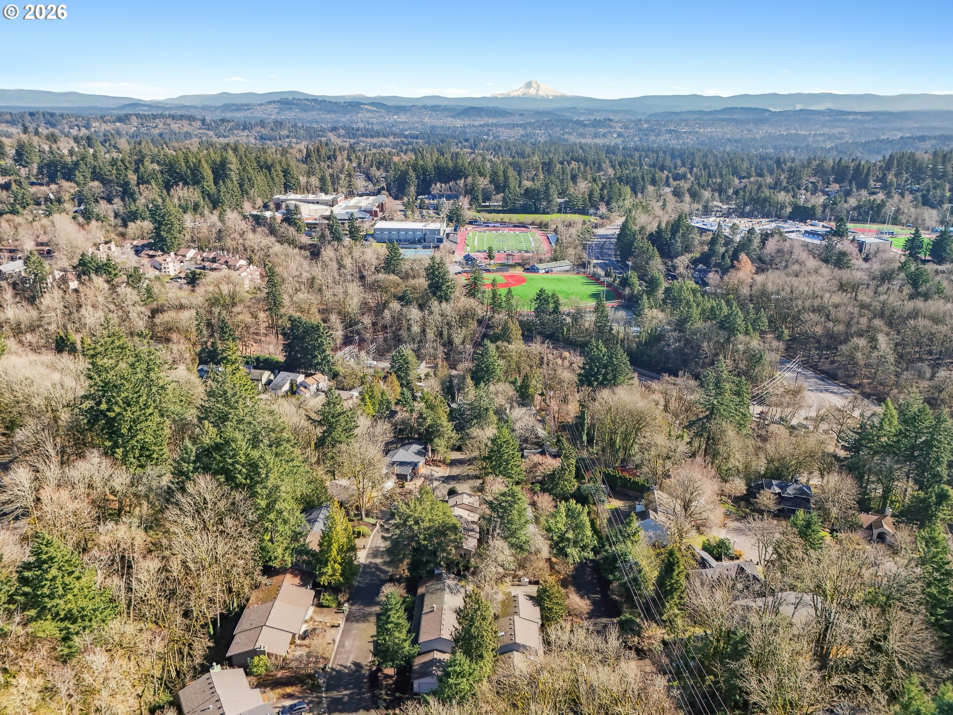 13 MOUNTAIN CIR, Lake Oswego, OR, 97035