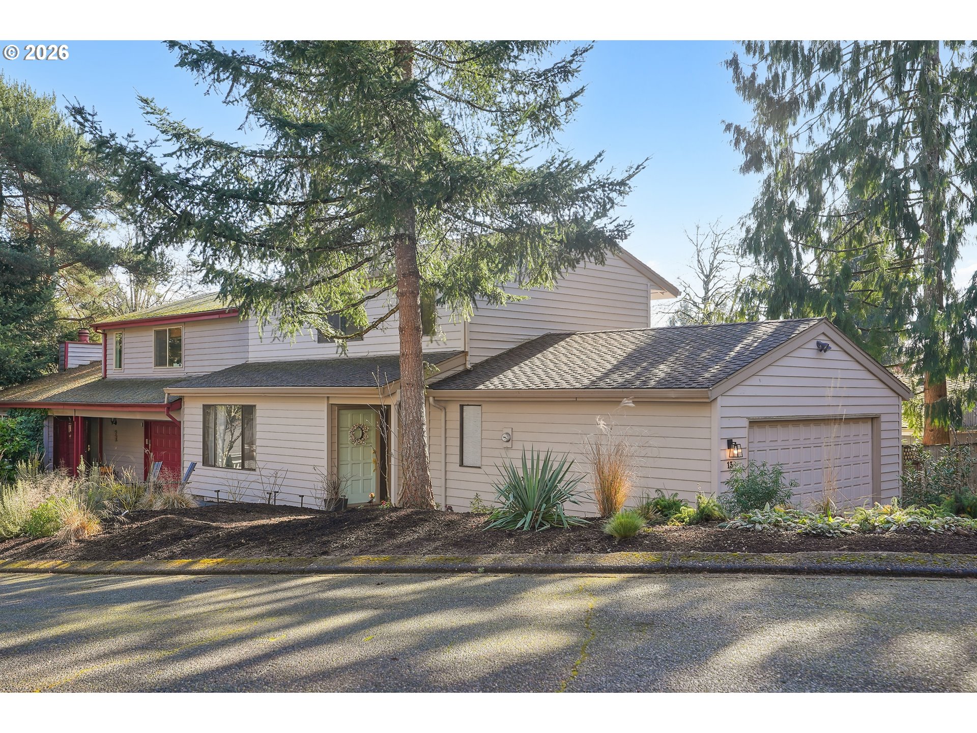 13 MOUNTAIN CIR, Lake Oswego, OR, 97035