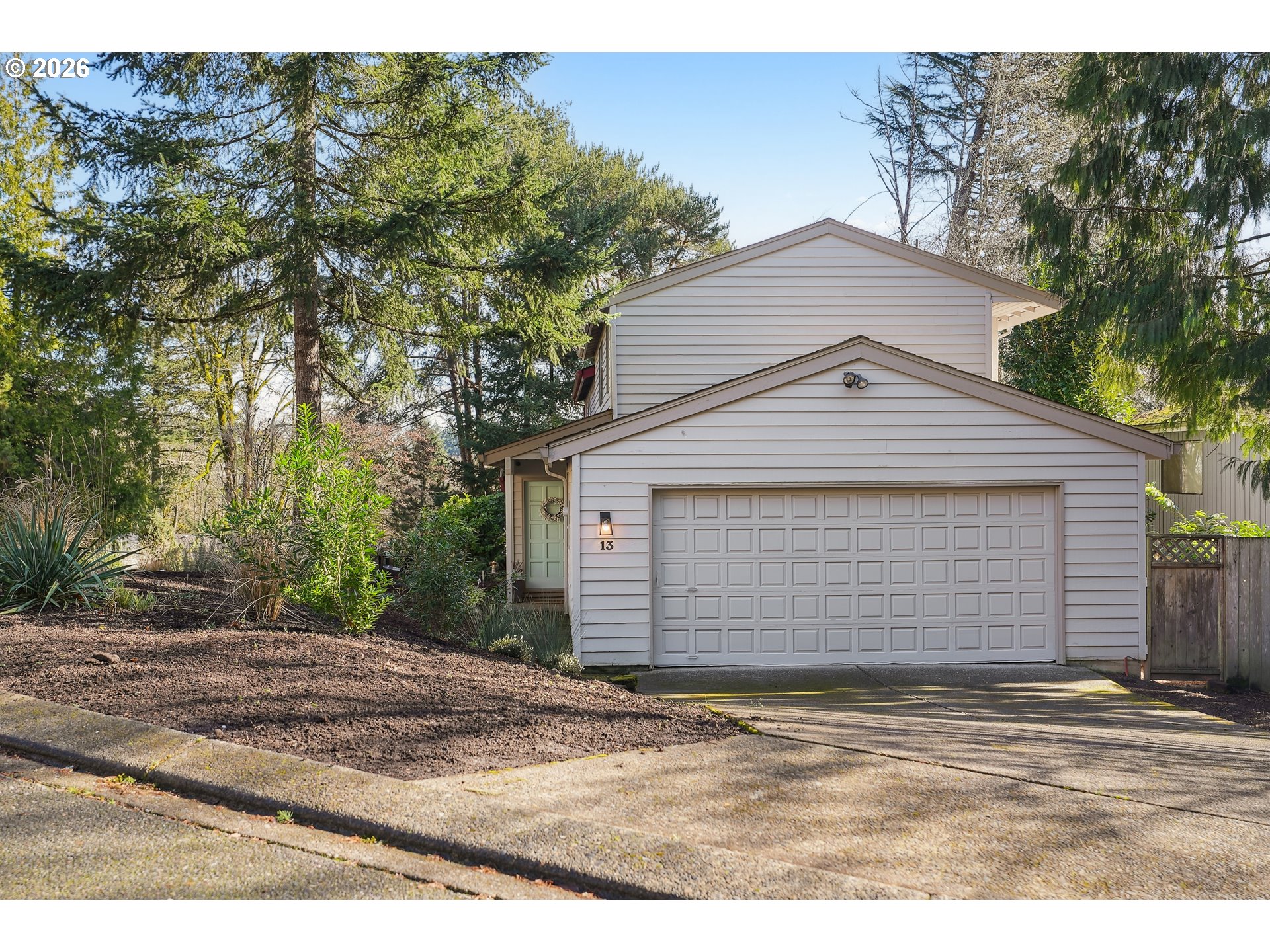 13 MOUNTAIN CIR, Lake Oswego, OR, 97035