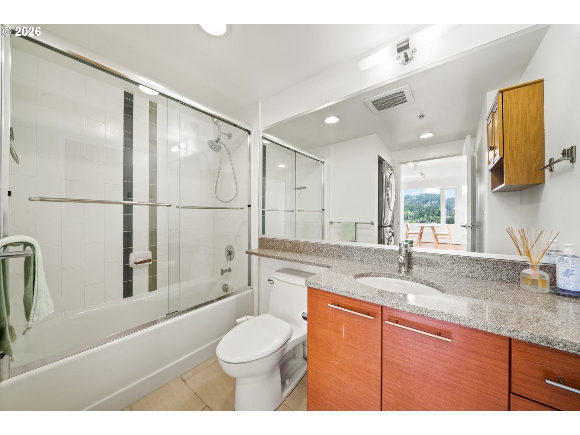 Photo #25: 363850672 Listing: Photo #25