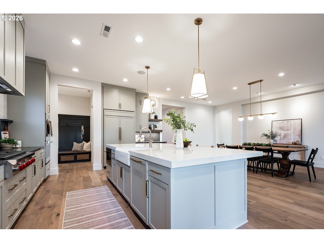 2560 GLEN EAGLES PL, Lake Oswego, OR, 97034