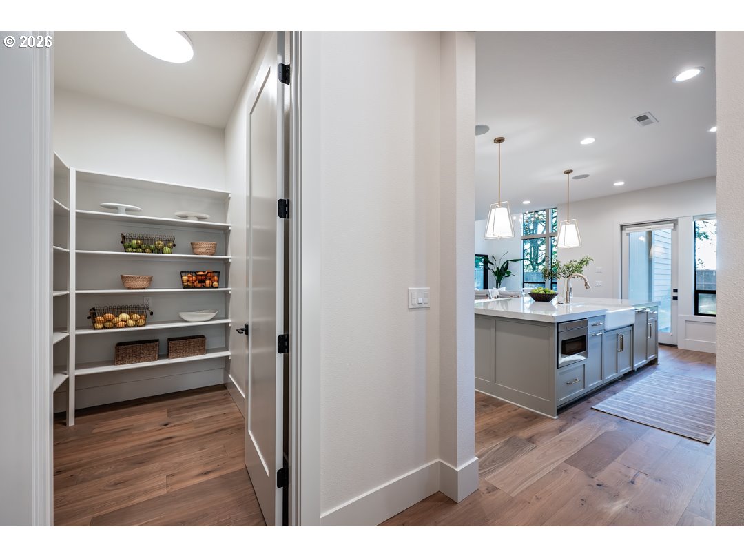 2560 GLEN EAGLES PL, Lake Oswego, OR, 97034