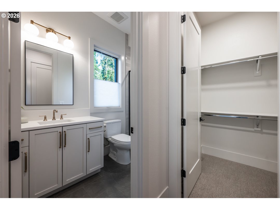 2560 GLEN EAGLES PL, Lake Oswego, OR, 97034