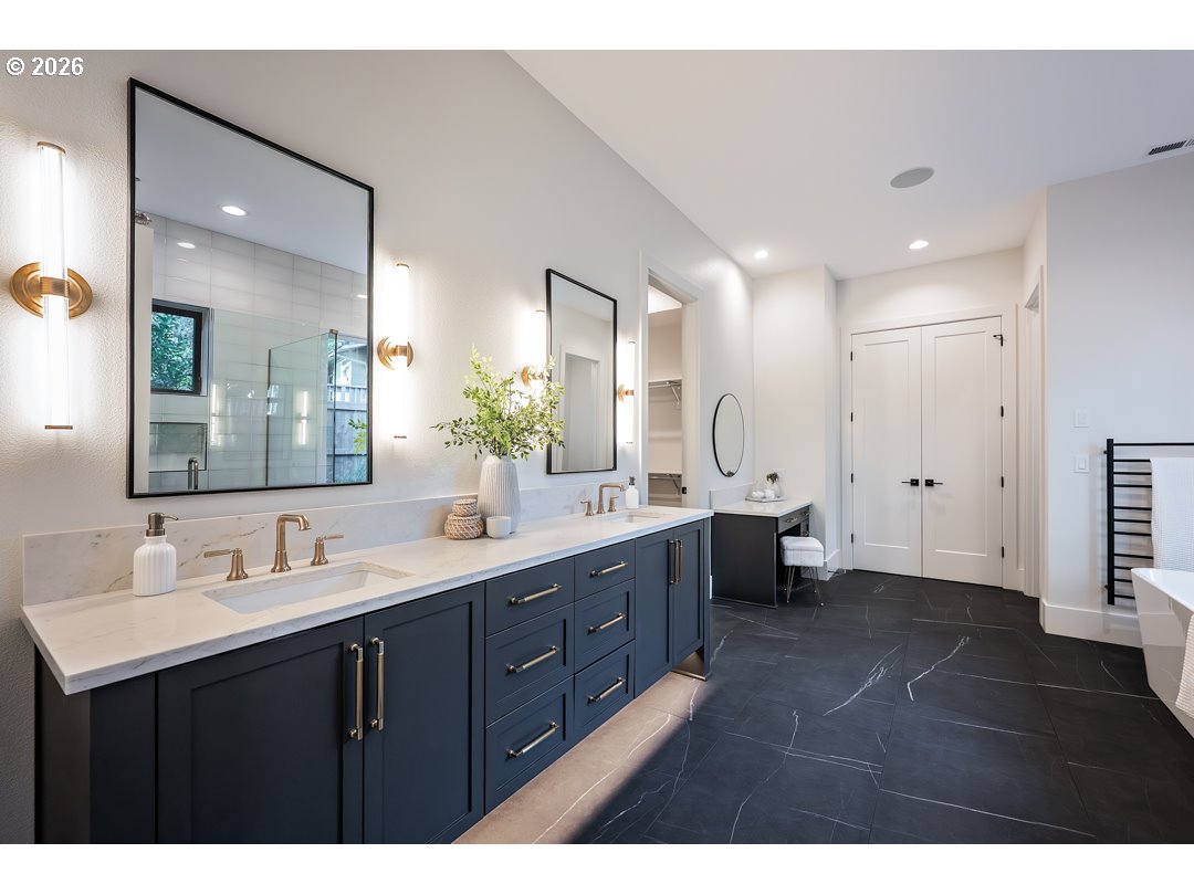 2560 GLEN EAGLES PL, Lake Oswego, OR, 97034