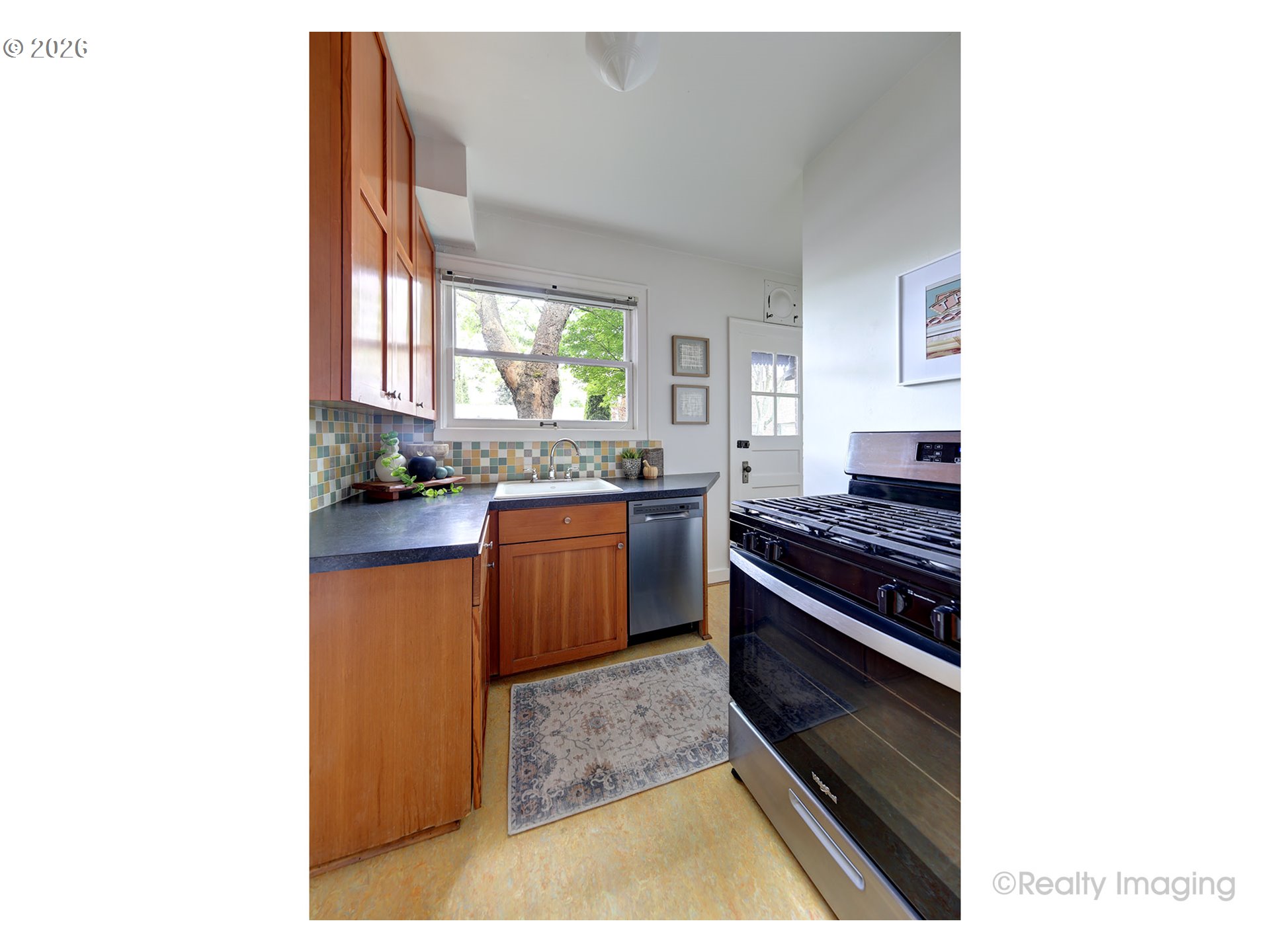 Photo #12: 364789614 Listing: Photo #12
