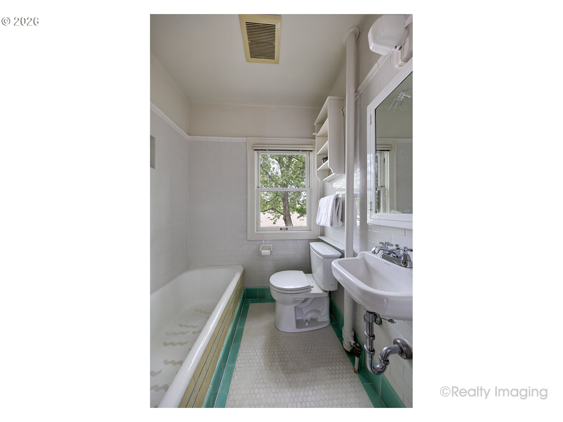 Photo #20: 364789614 Listing: Photo #20